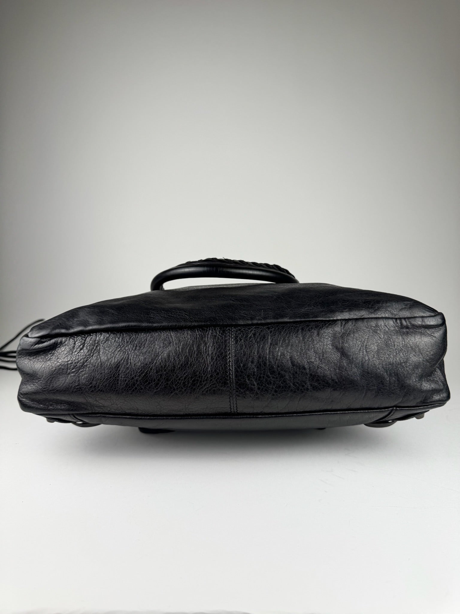 Balenciaga City - respace.studio