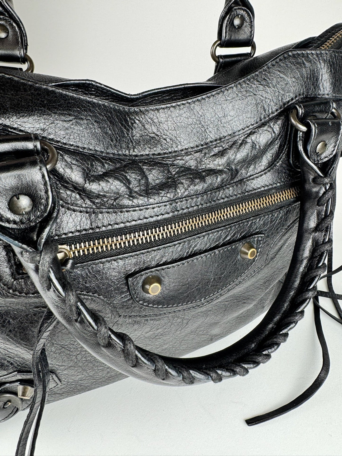 Balenciaga City - respace.studio