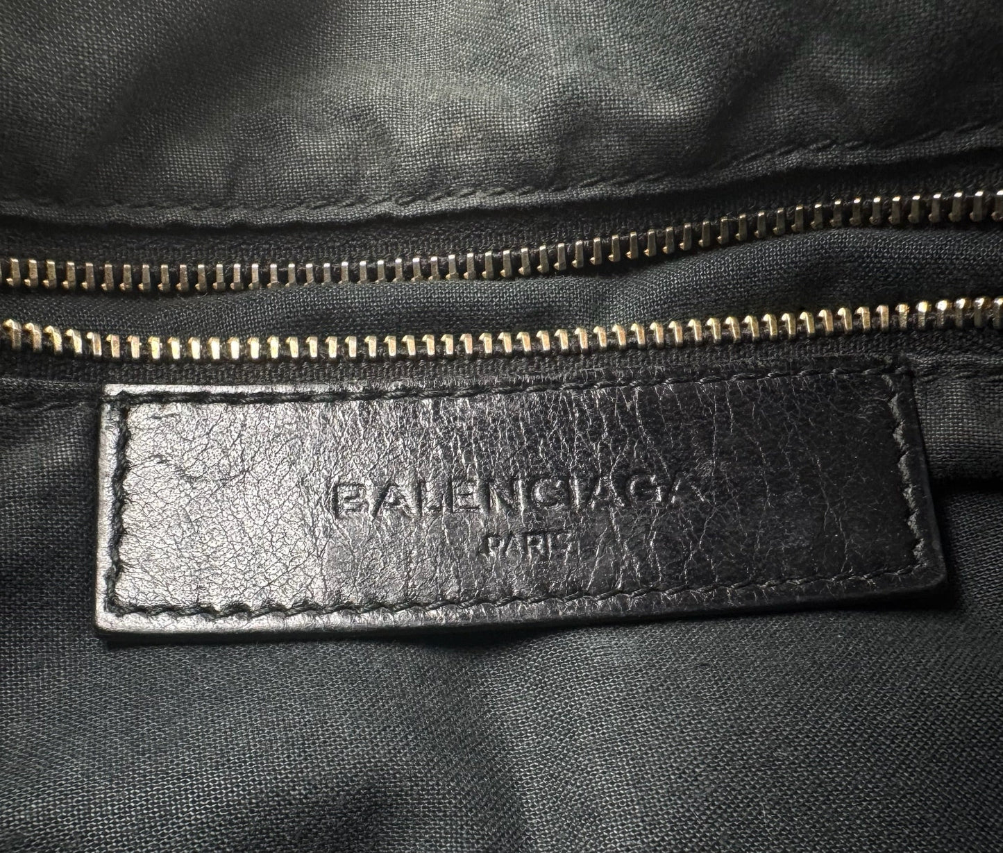 Balenciaga City - respace.studio