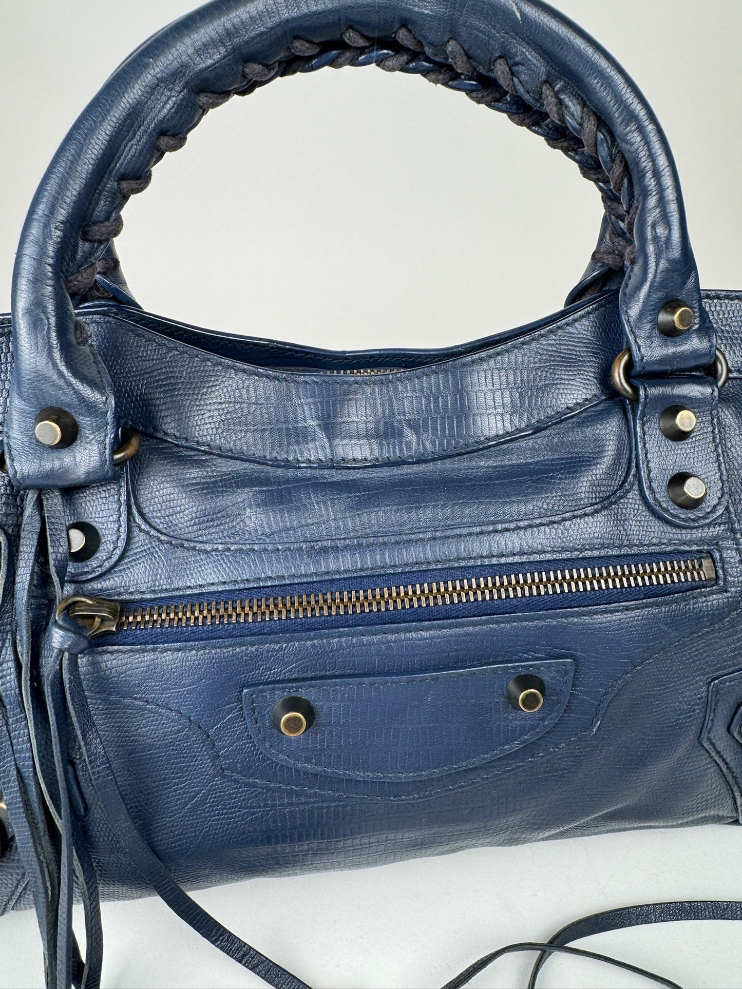 Balenciaga City - respace.studio