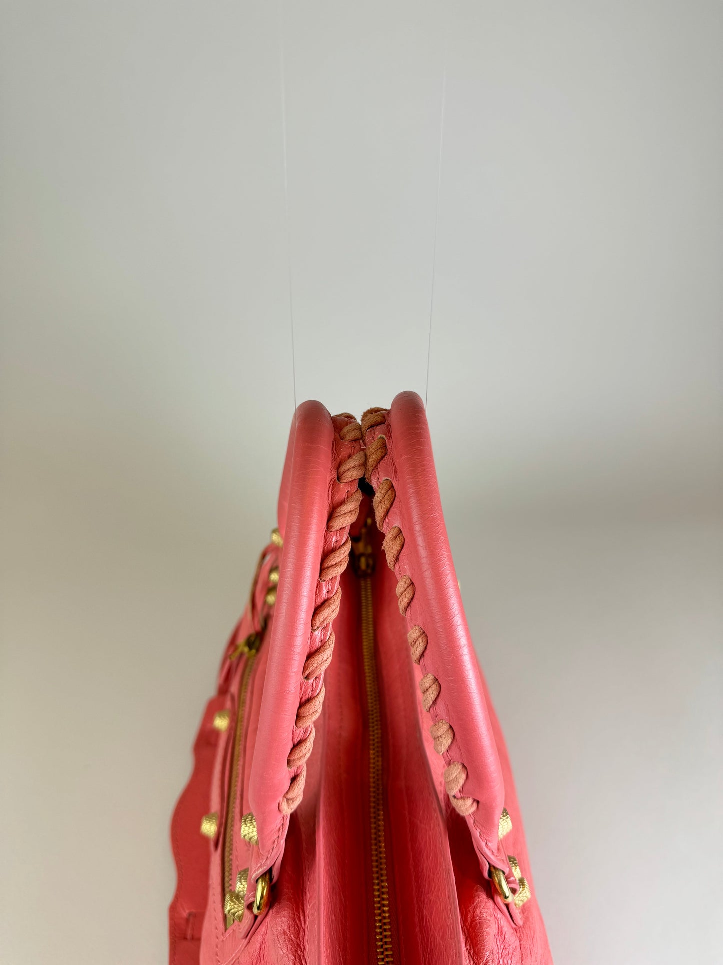 Balenciaga city - respace.studio
