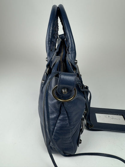 Balenciaga City - respace.studio