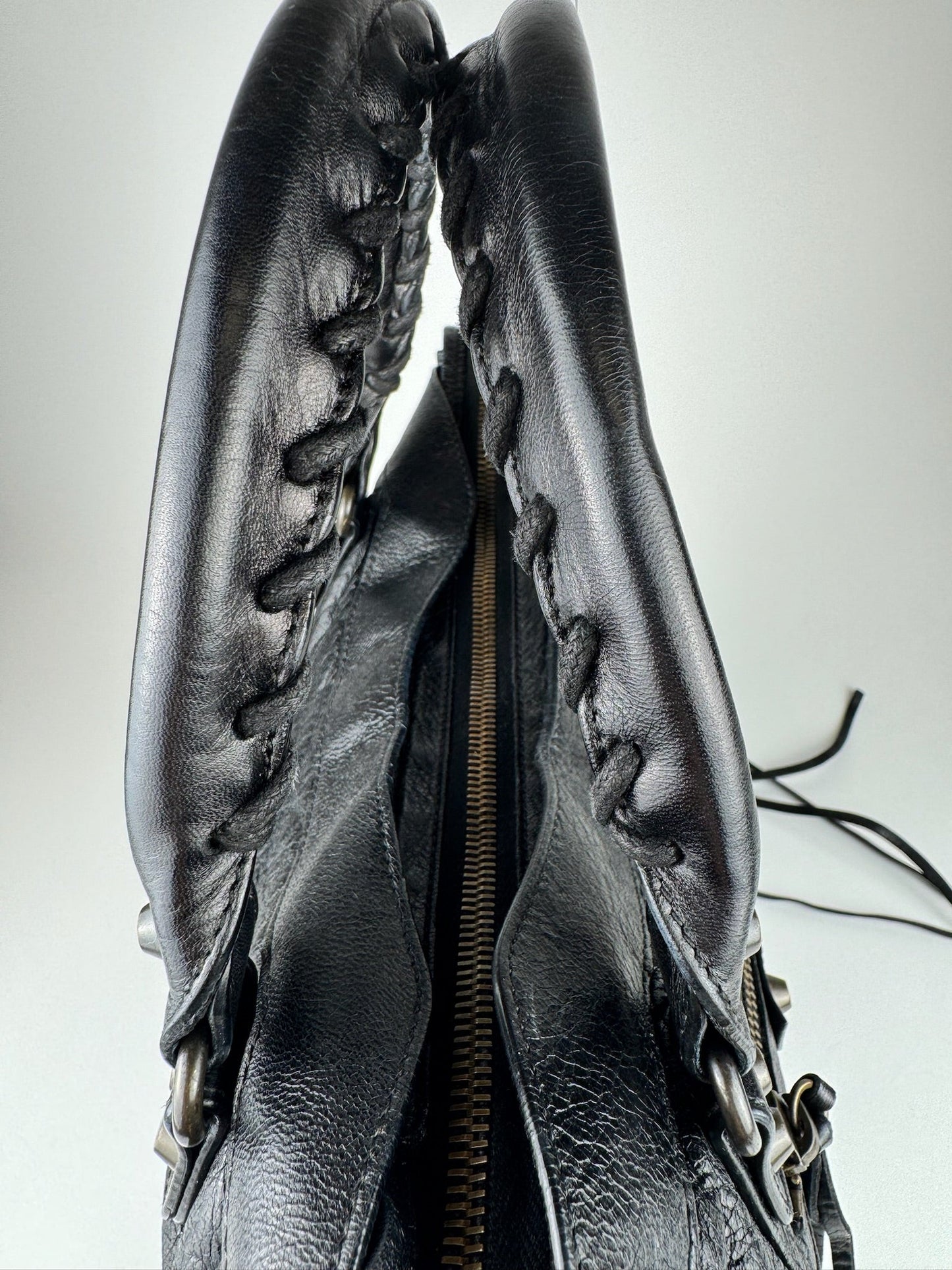 Balenciaga City - respace.studio