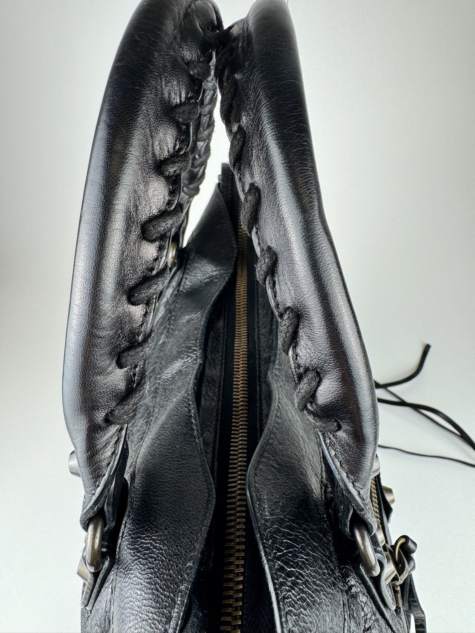 Balenciaga City - respace.studio