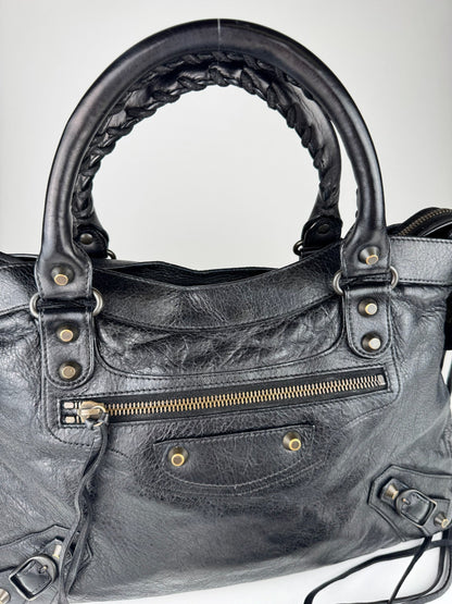Balenciaga City - respace.studio
