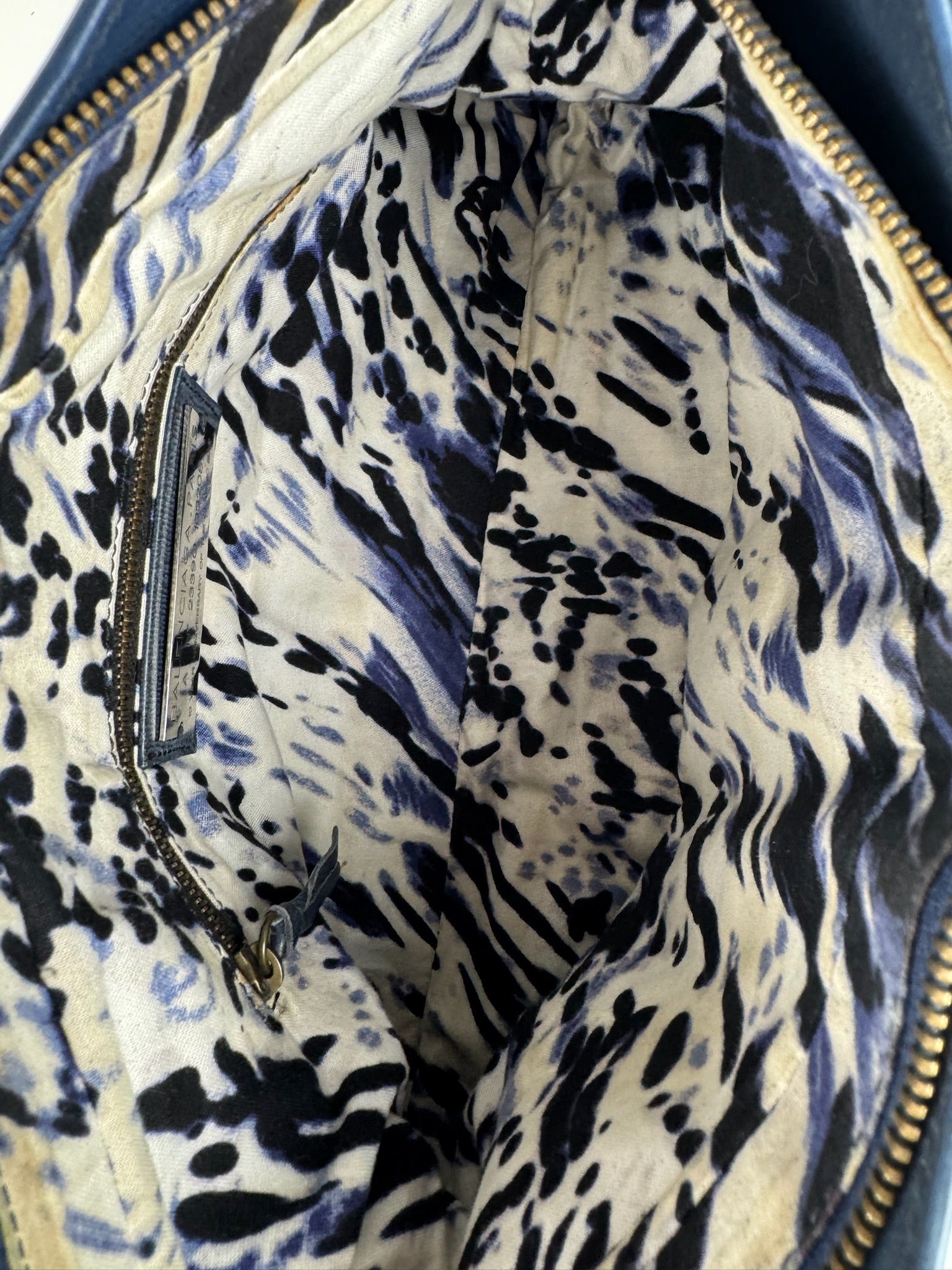 Balenciaga City - respace.studio