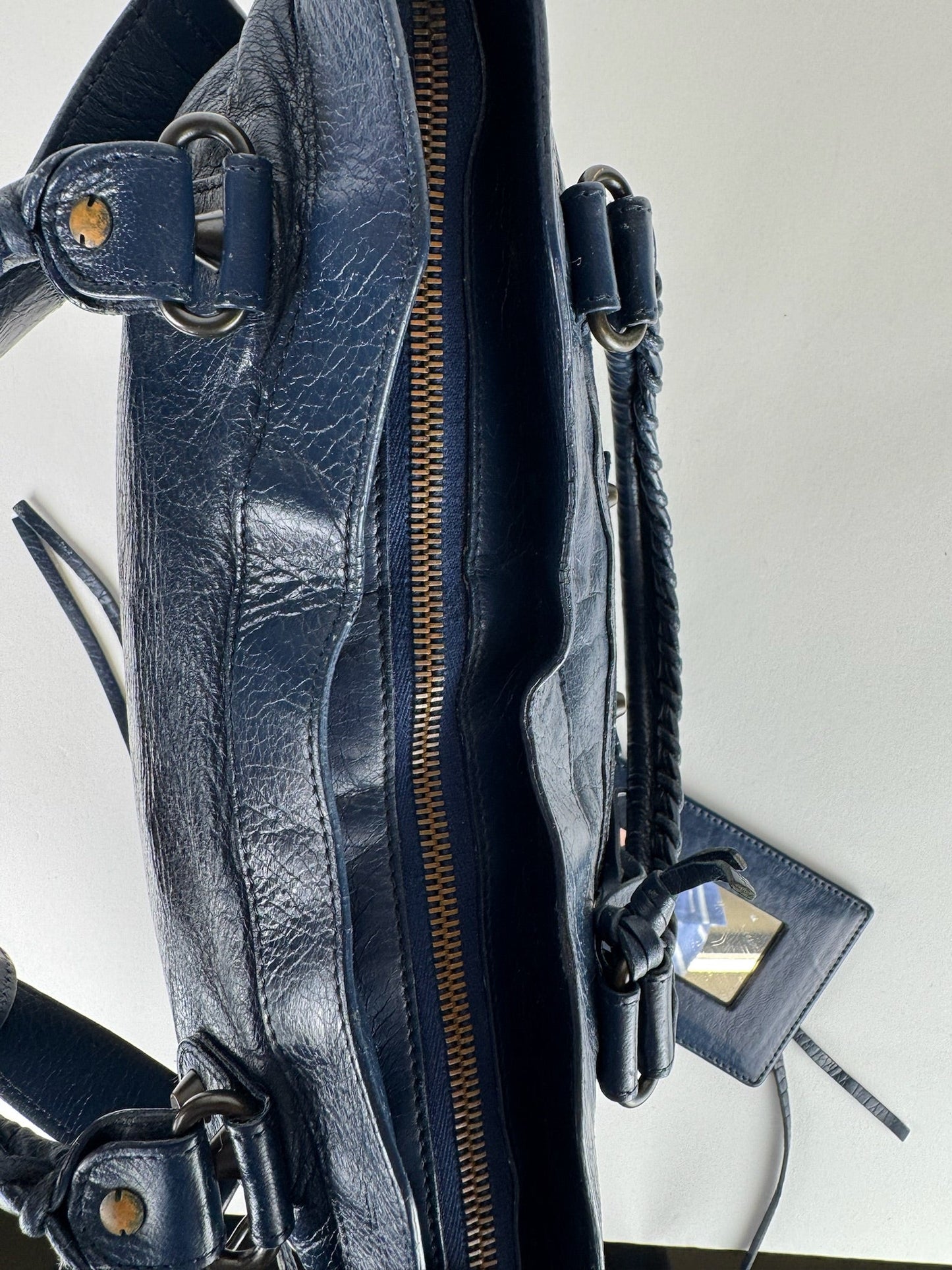 Balenciaga City First - respace.studio