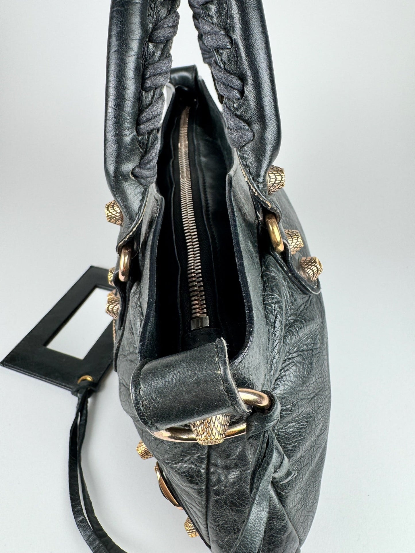 Balenciaga City First - respace.studio