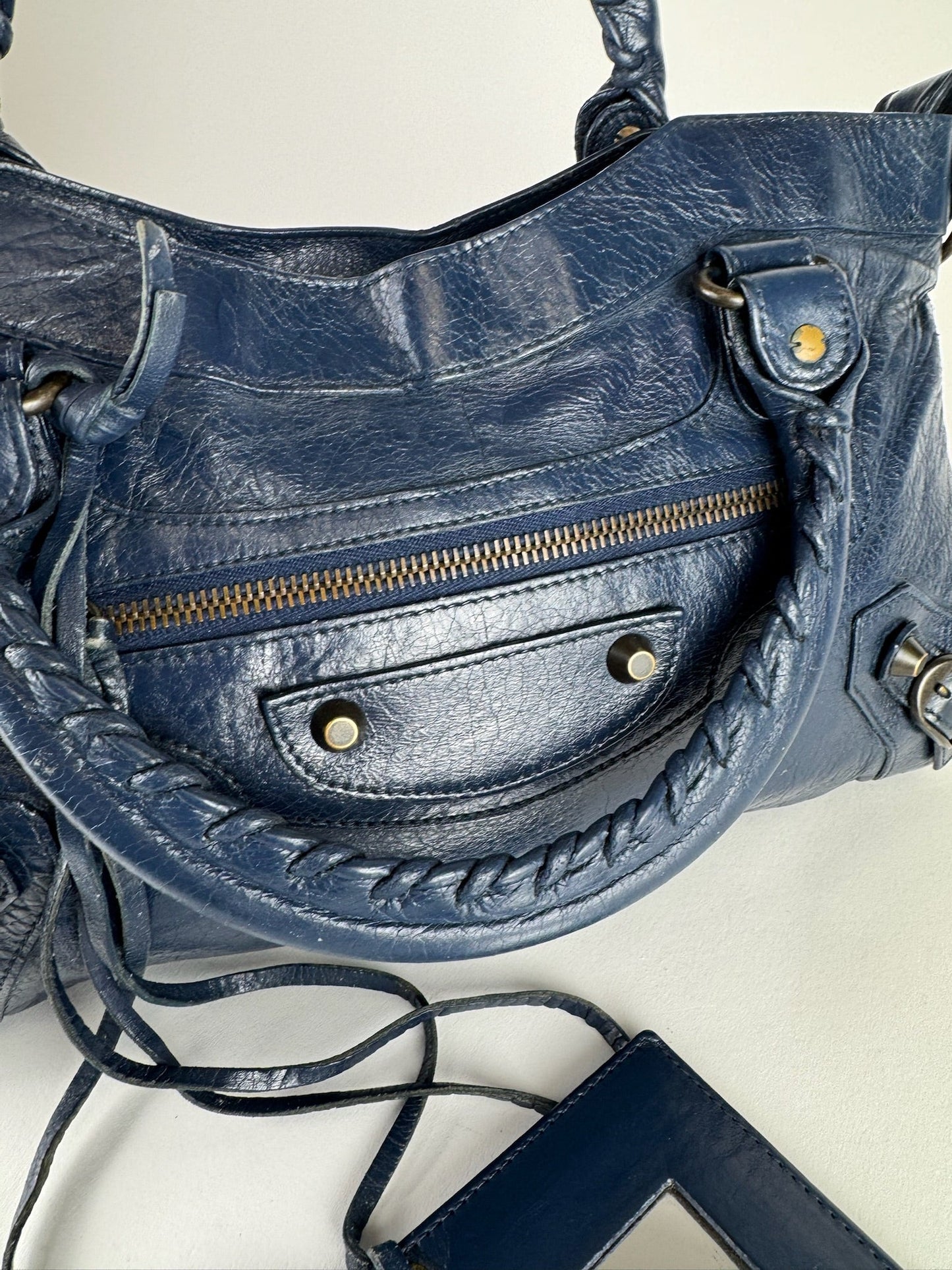Balenciaga City First - respace.studio