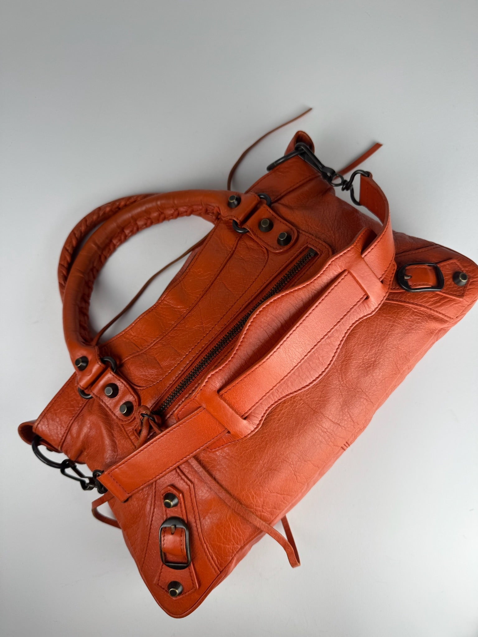 Balenciaga City First - respace.studio