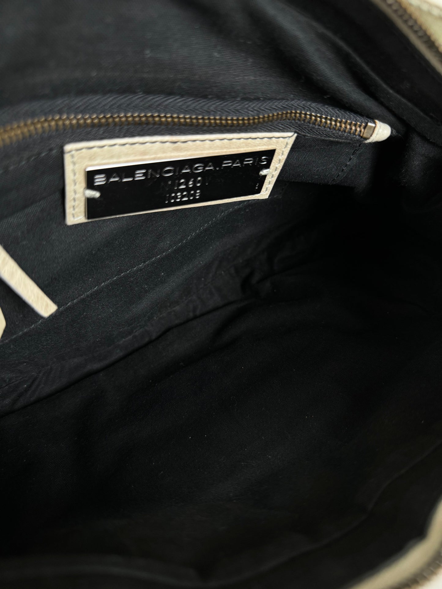 Balenciaga City First - respace.studio