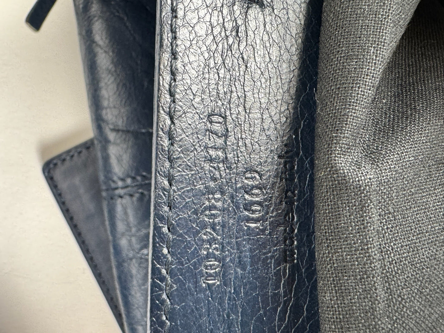 Balenciaga City First - respace.studio