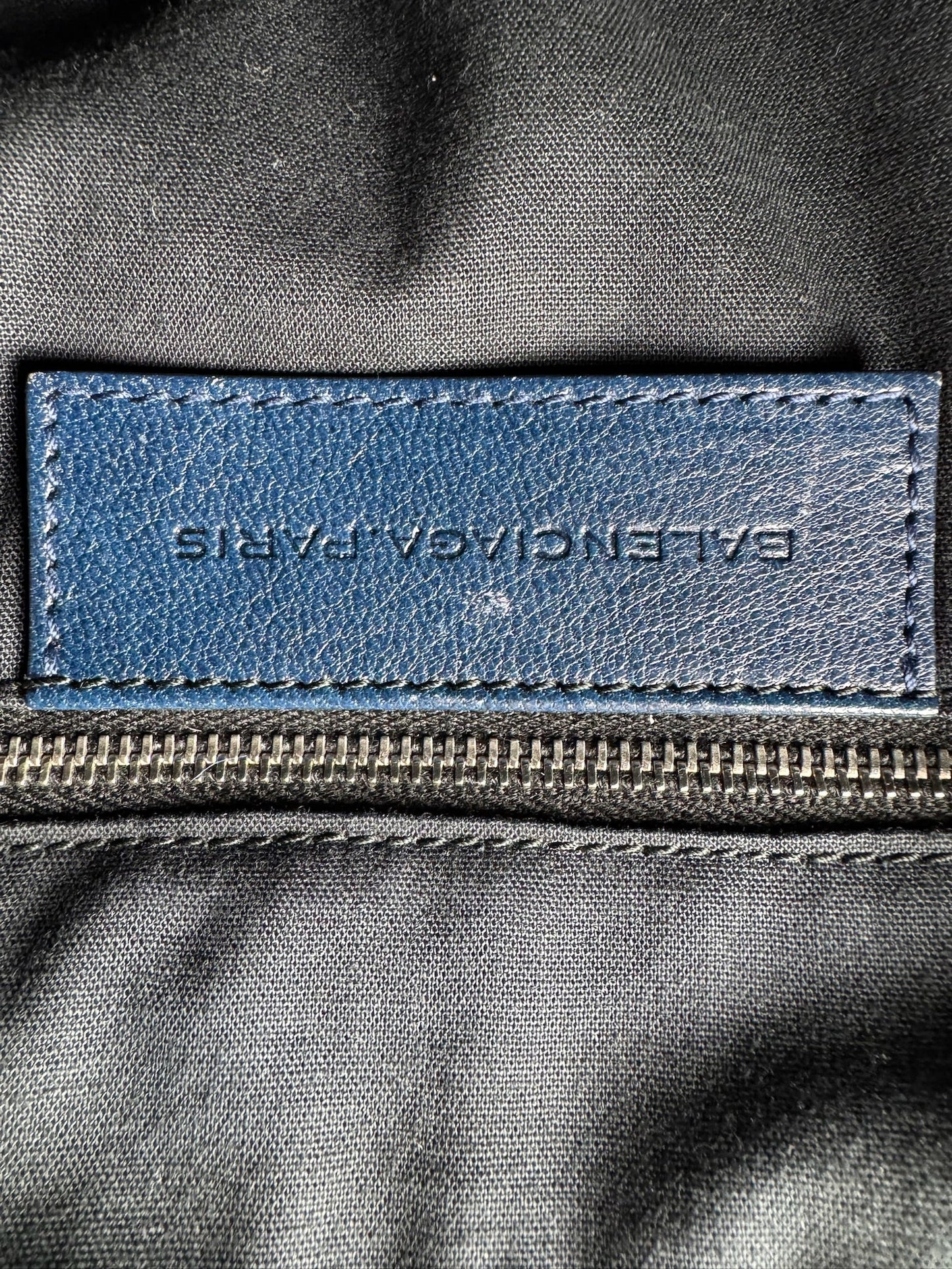 Balenciaga City First - respace.studio