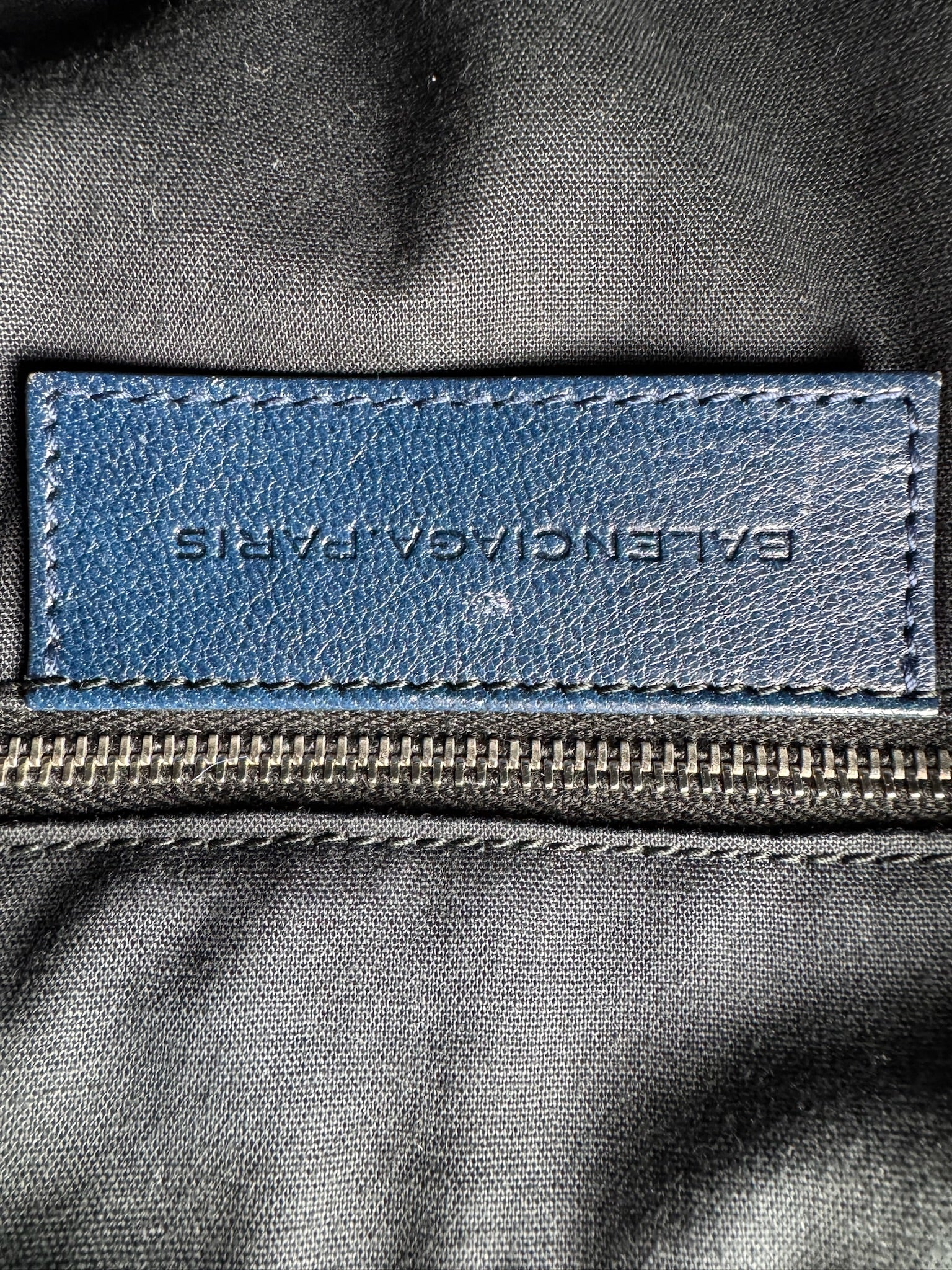 Balenciaga City First - respace.studio