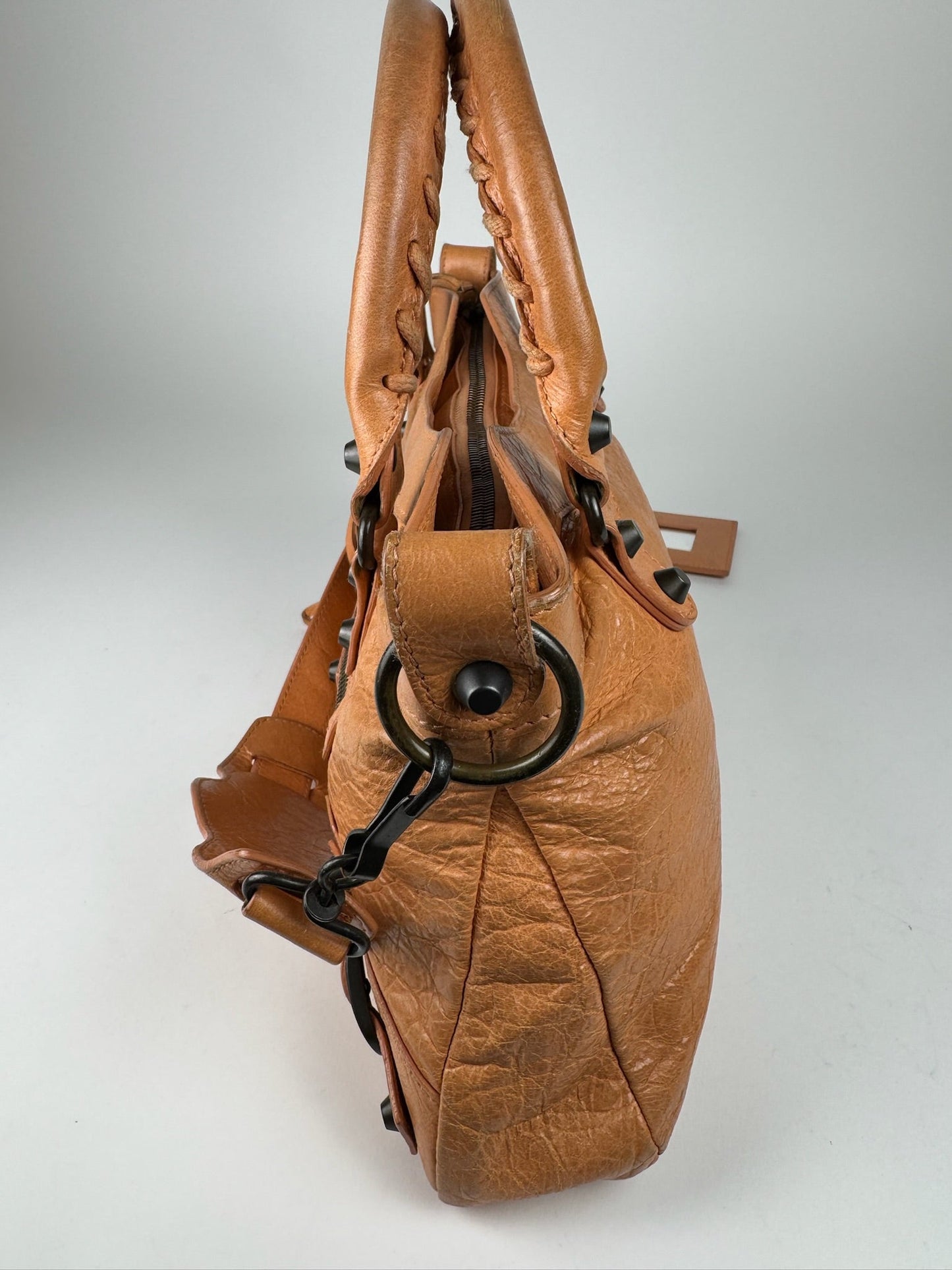 Balenciaga City First - respace.studio