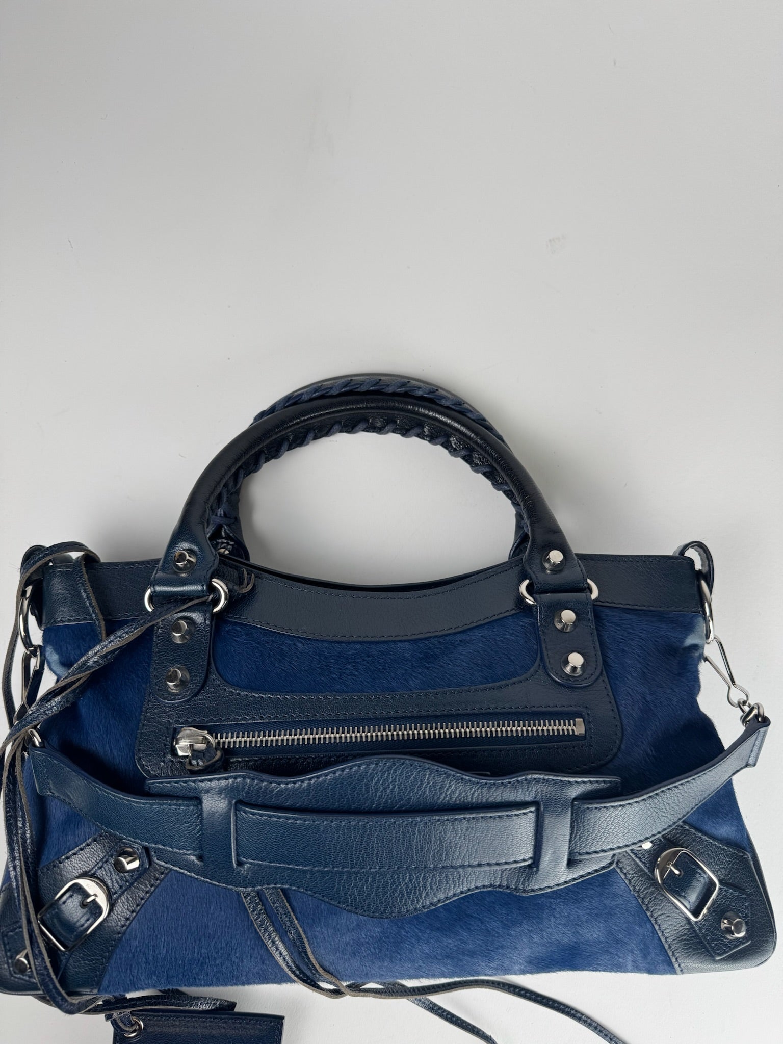 Balenciaga City First - respace.studio