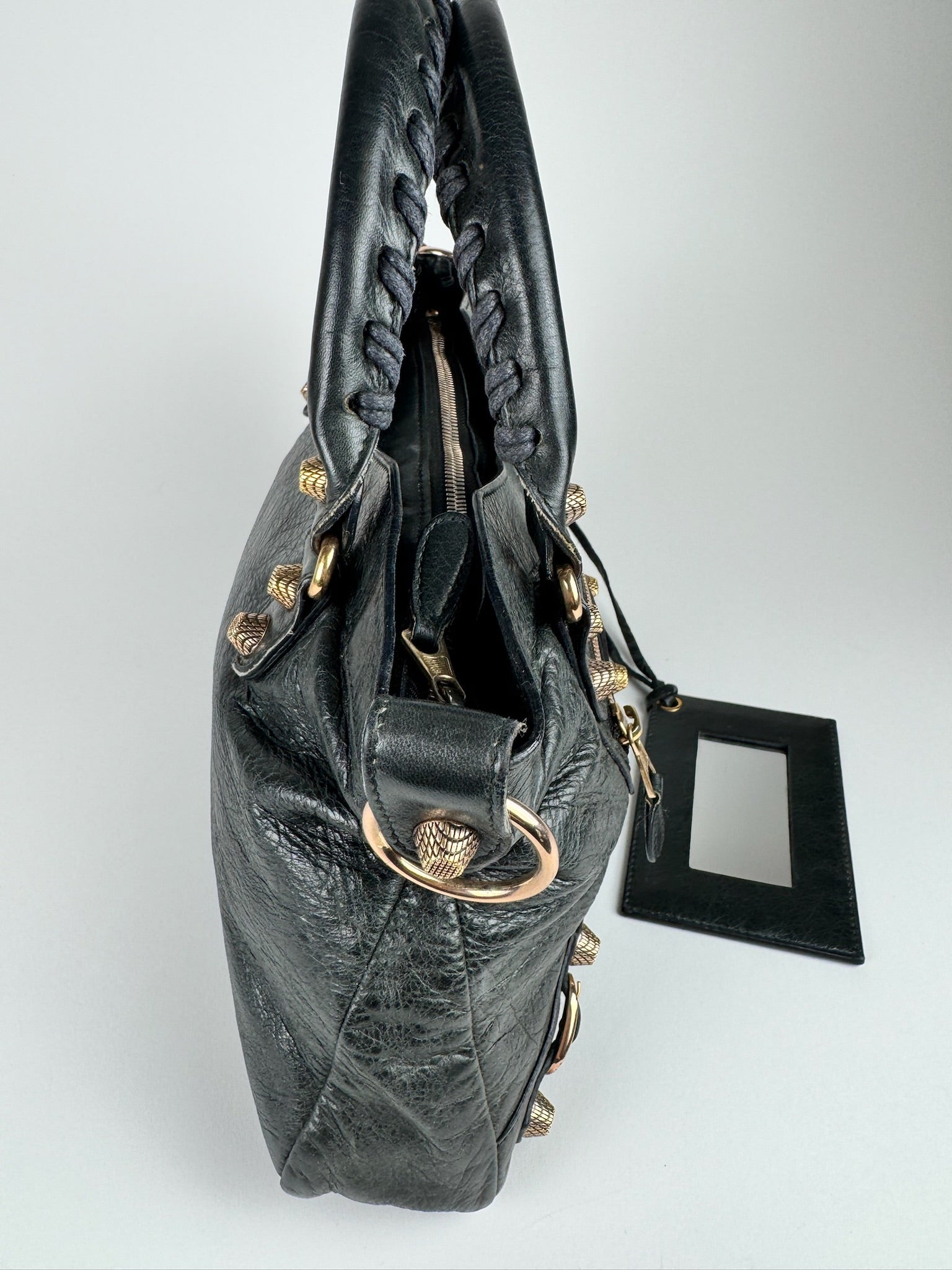 Balenciaga City First - respace.studio
