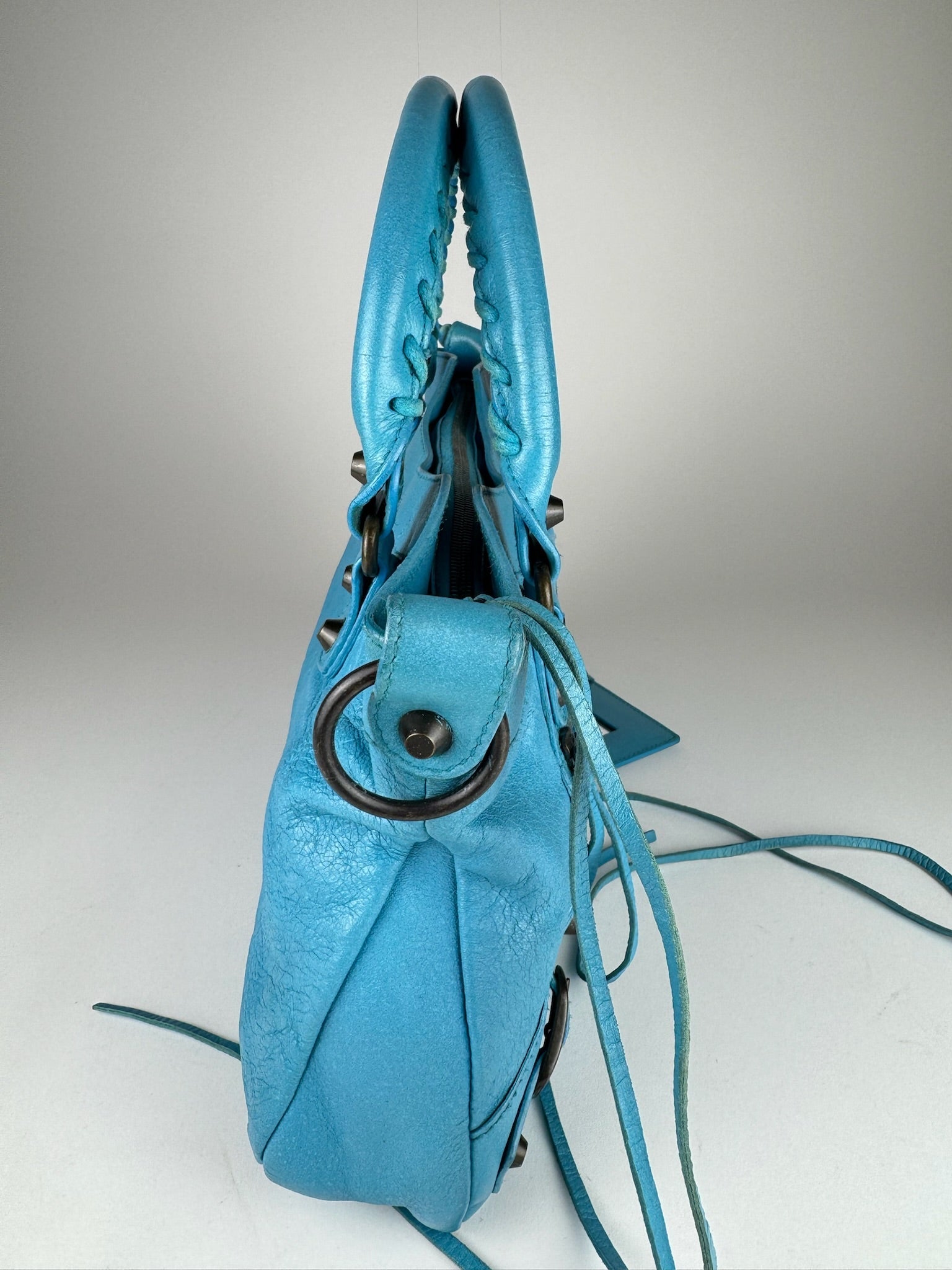 Balenciaga City First - respace.studio