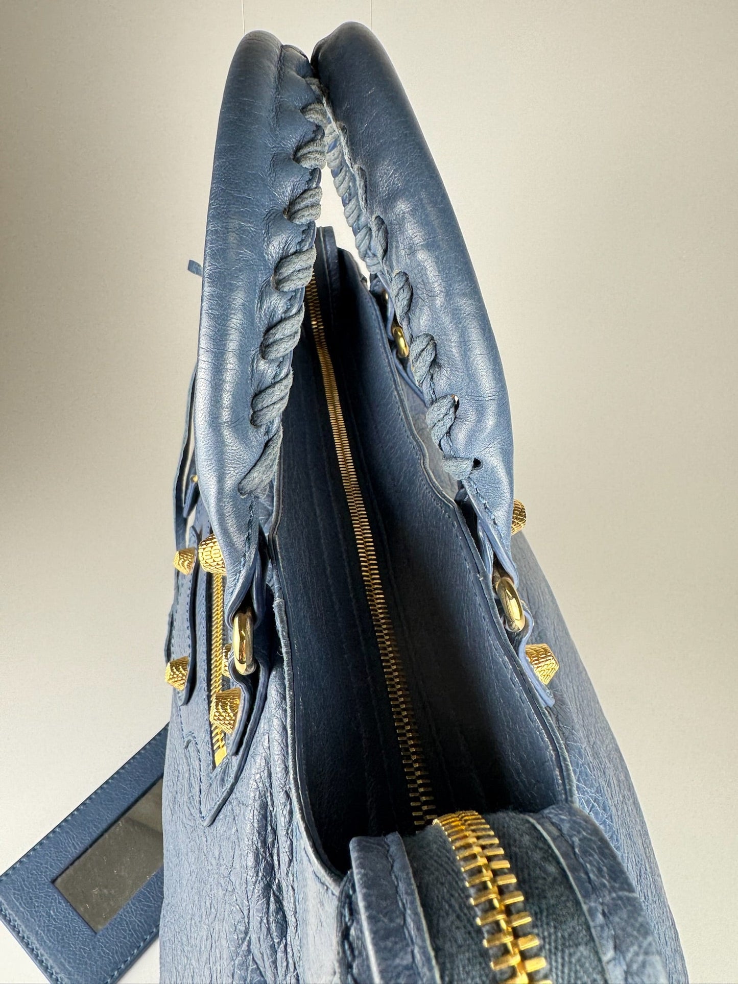 Balenciaga City Giant - respace.studio