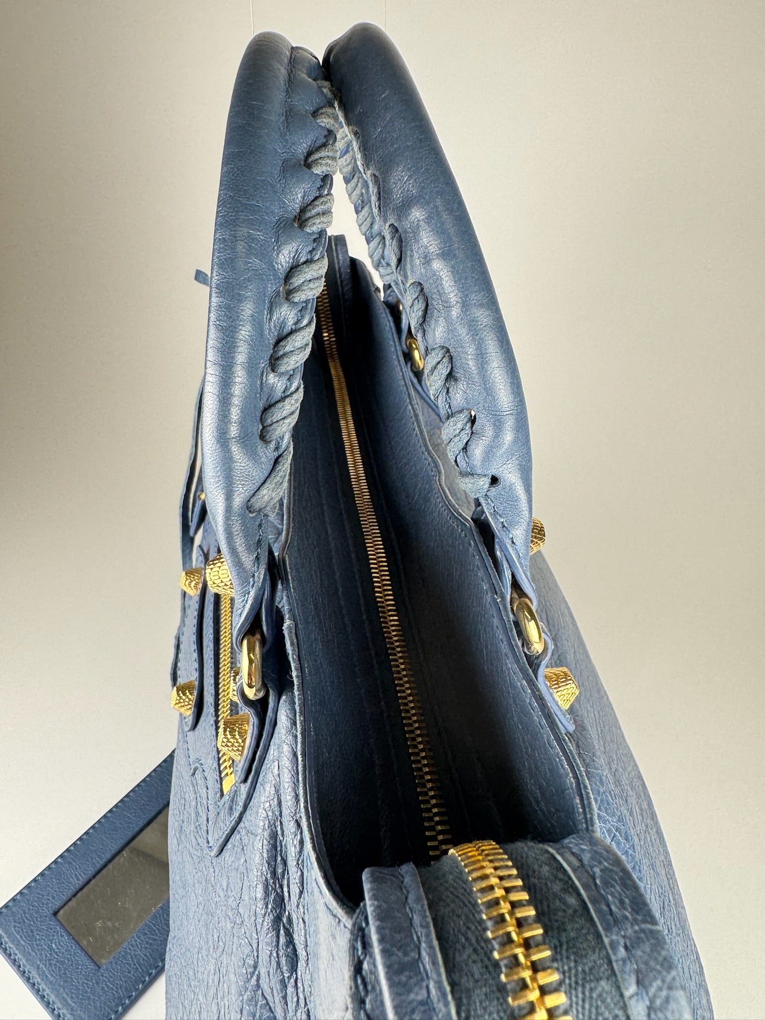 Balenciaga City Giant - respace.studio