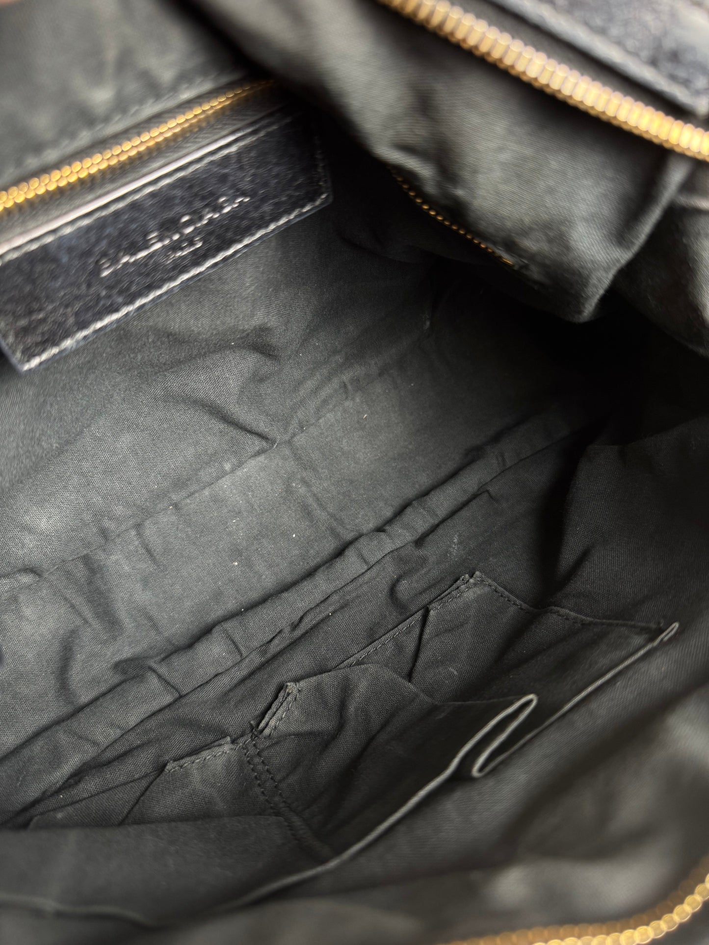 Balenciaga City Medium - respace.studio
