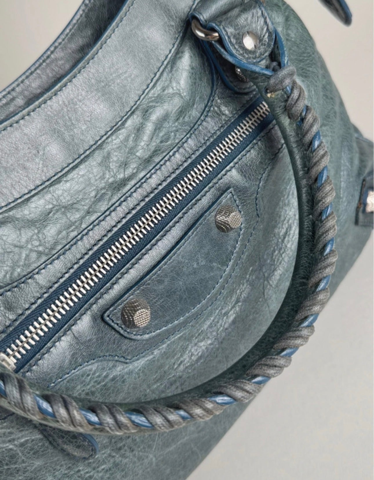 Balenciaga City Medium - respace.studio