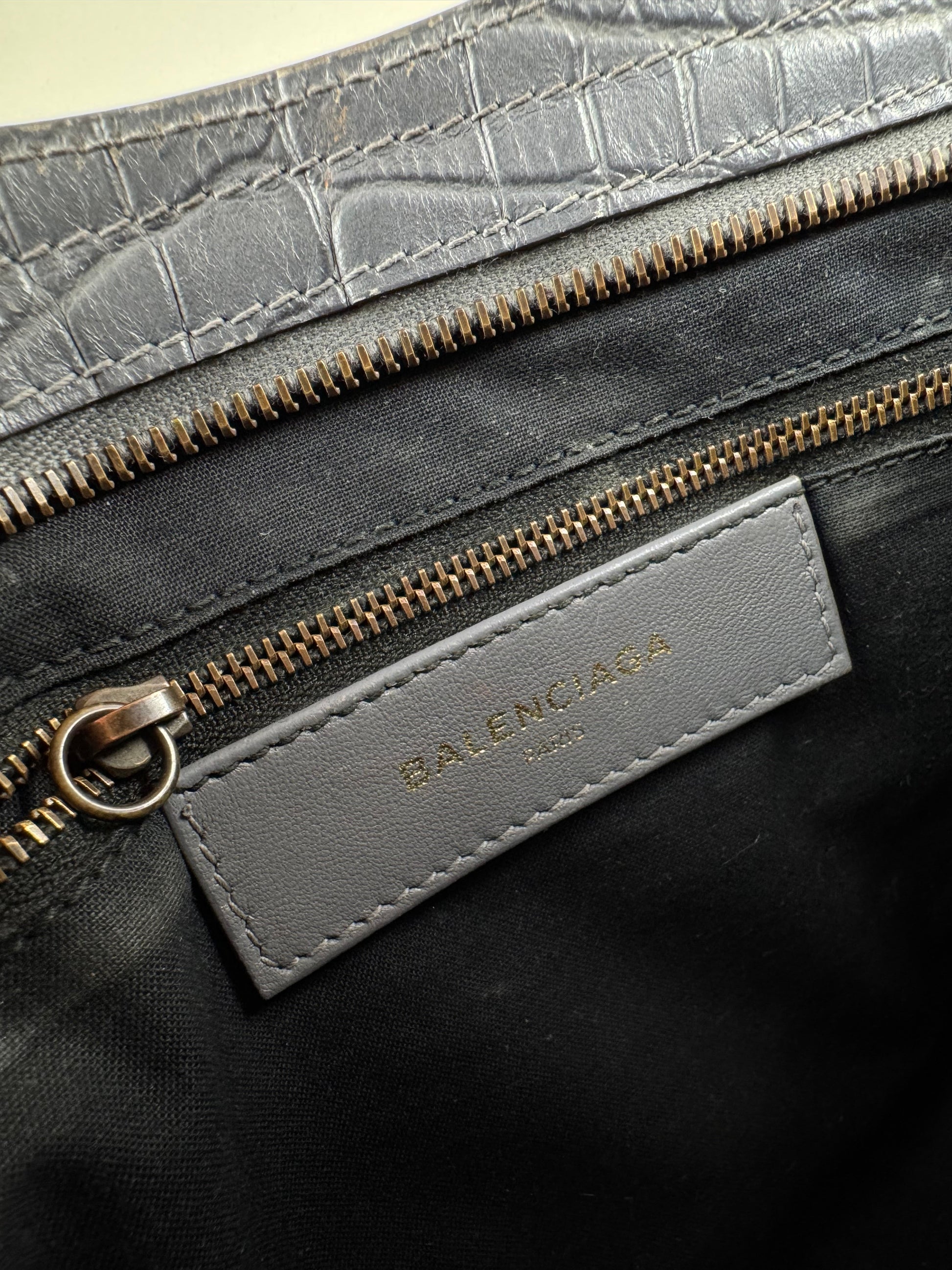 Balenciaga City Small - respace.studio