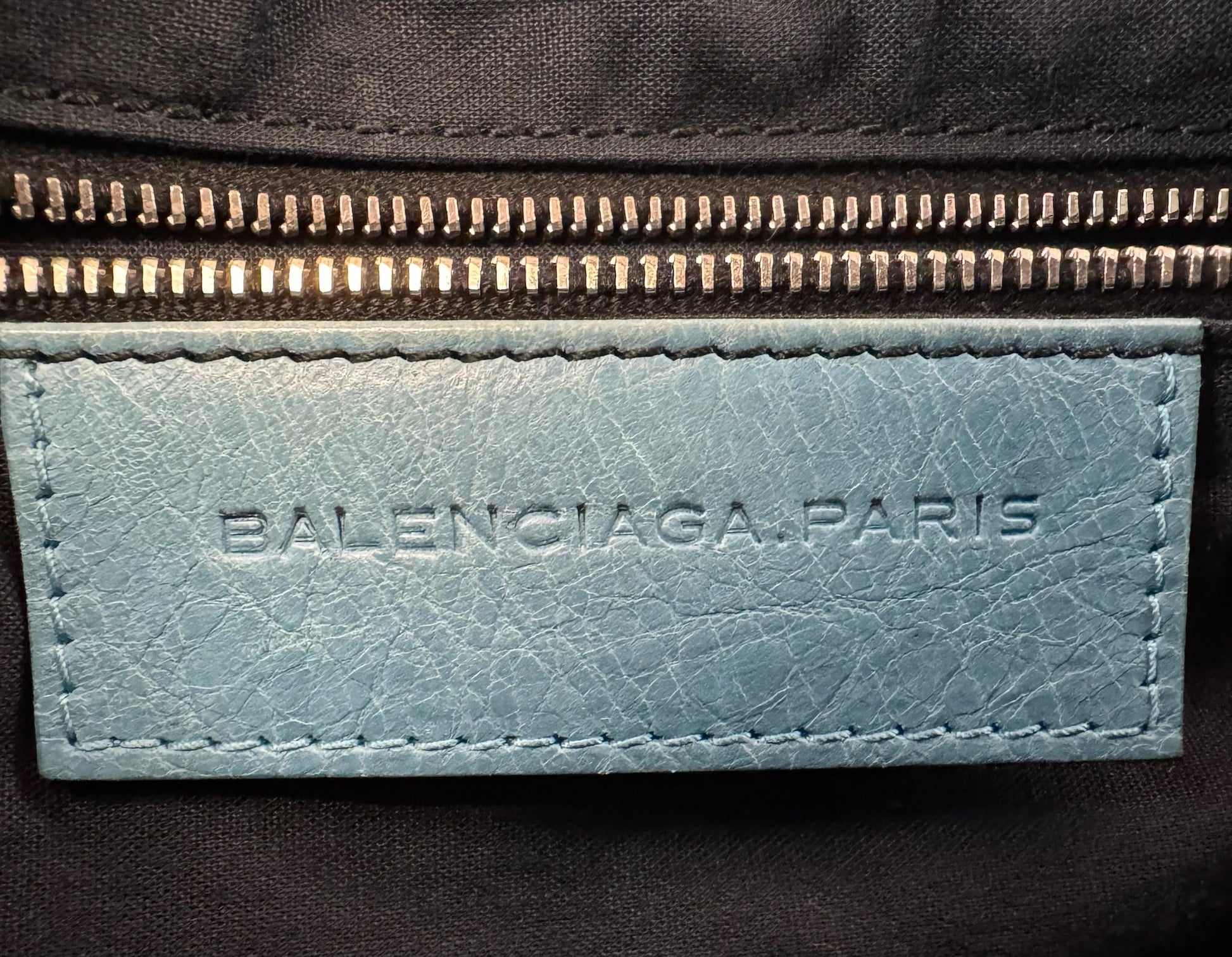 Balenciaga City Town - respace.studio