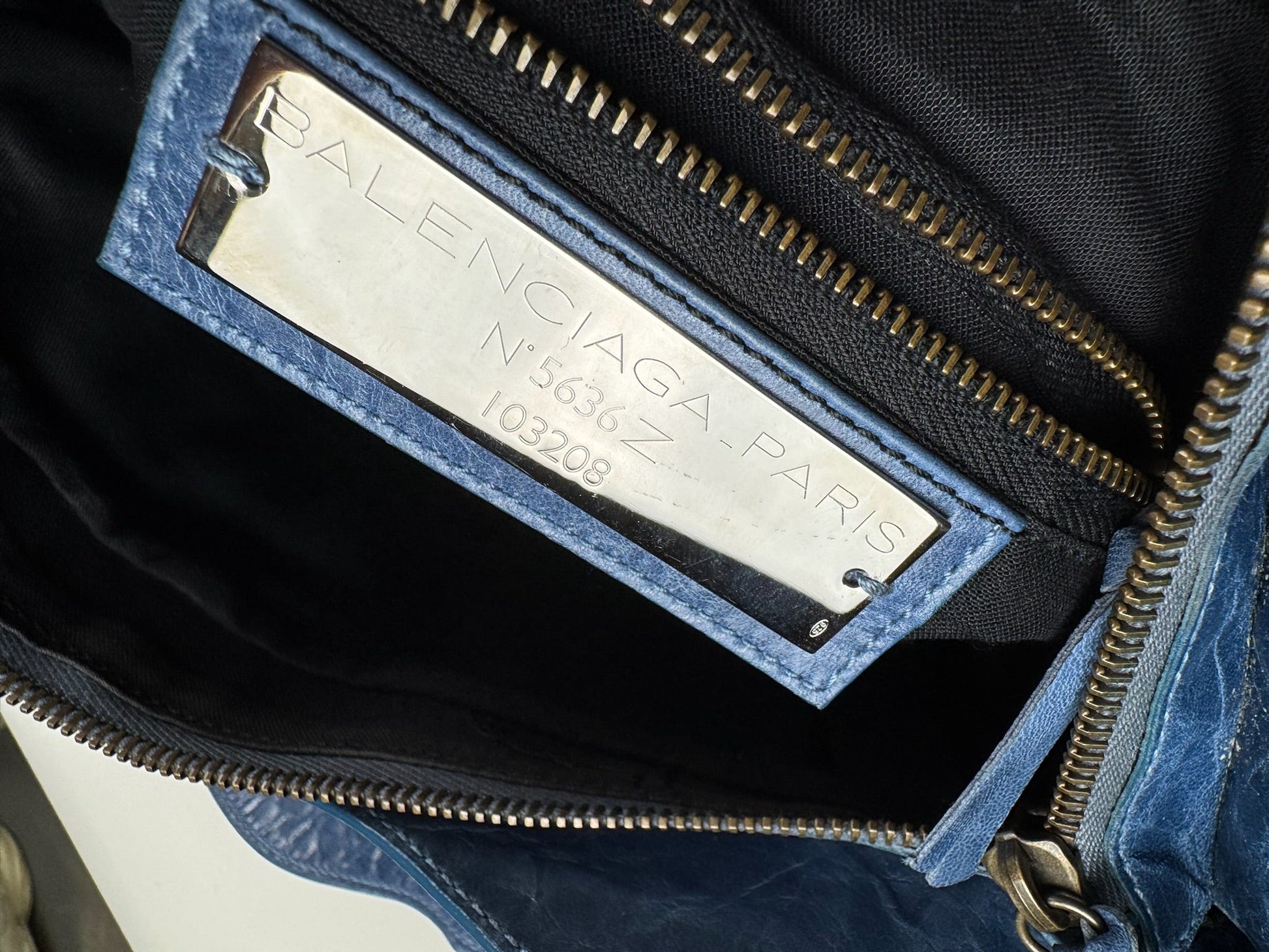 Balenciaga First - respace.studio
