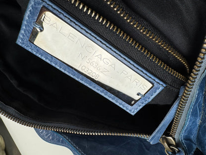 Balenciaga First - respace.studio