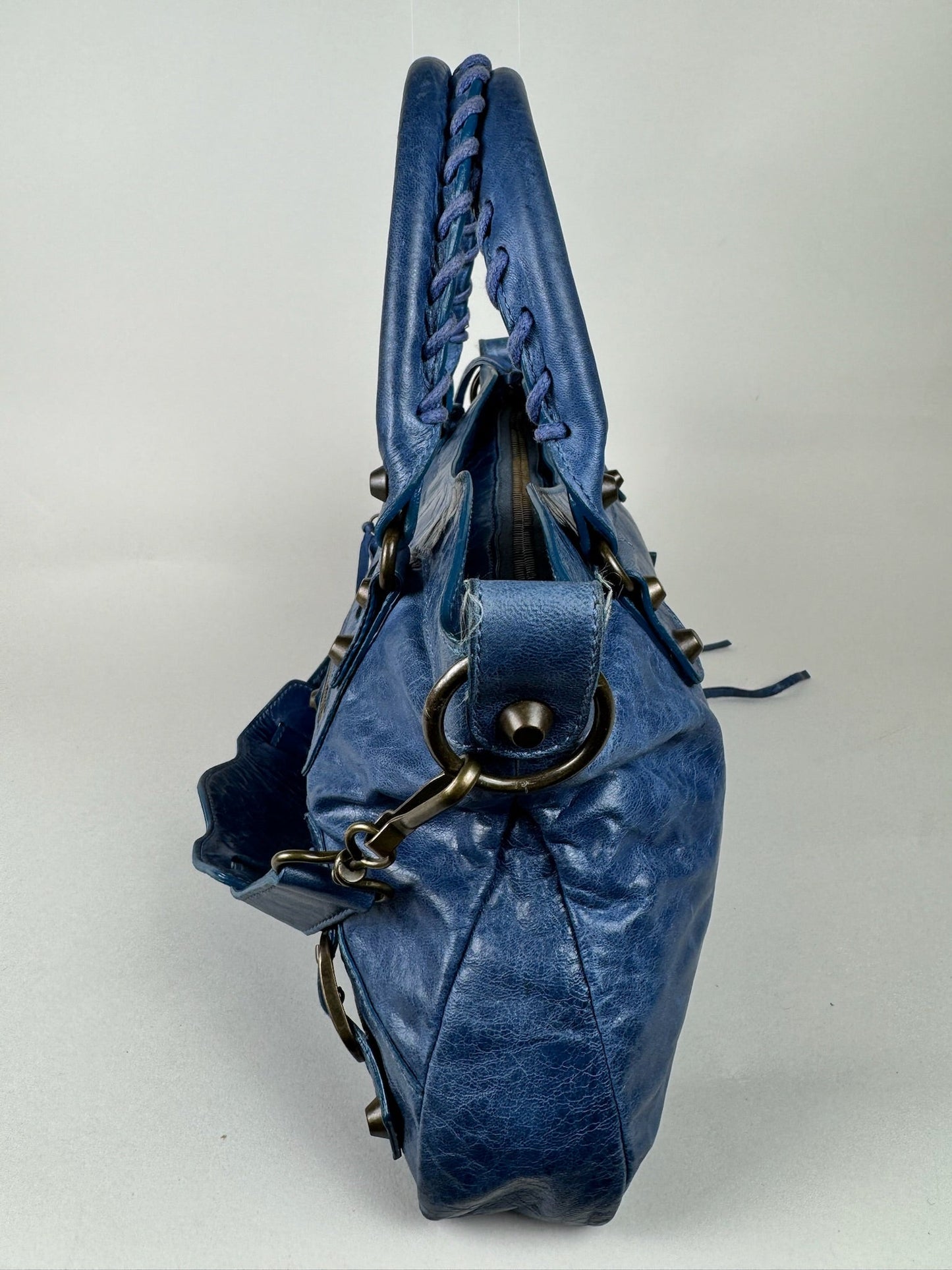 Balenciaga First - respace.studio