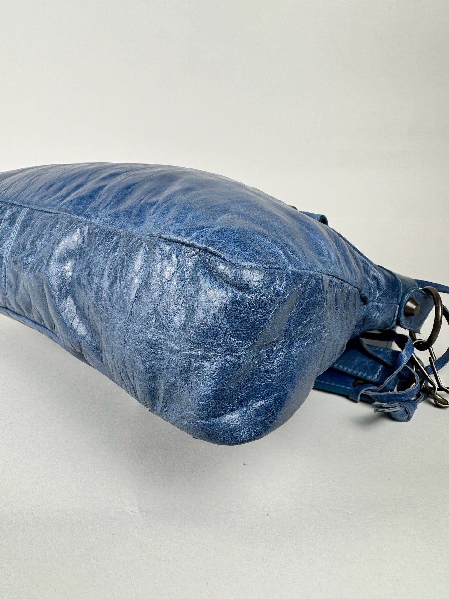 Balenciaga First - respace.studio