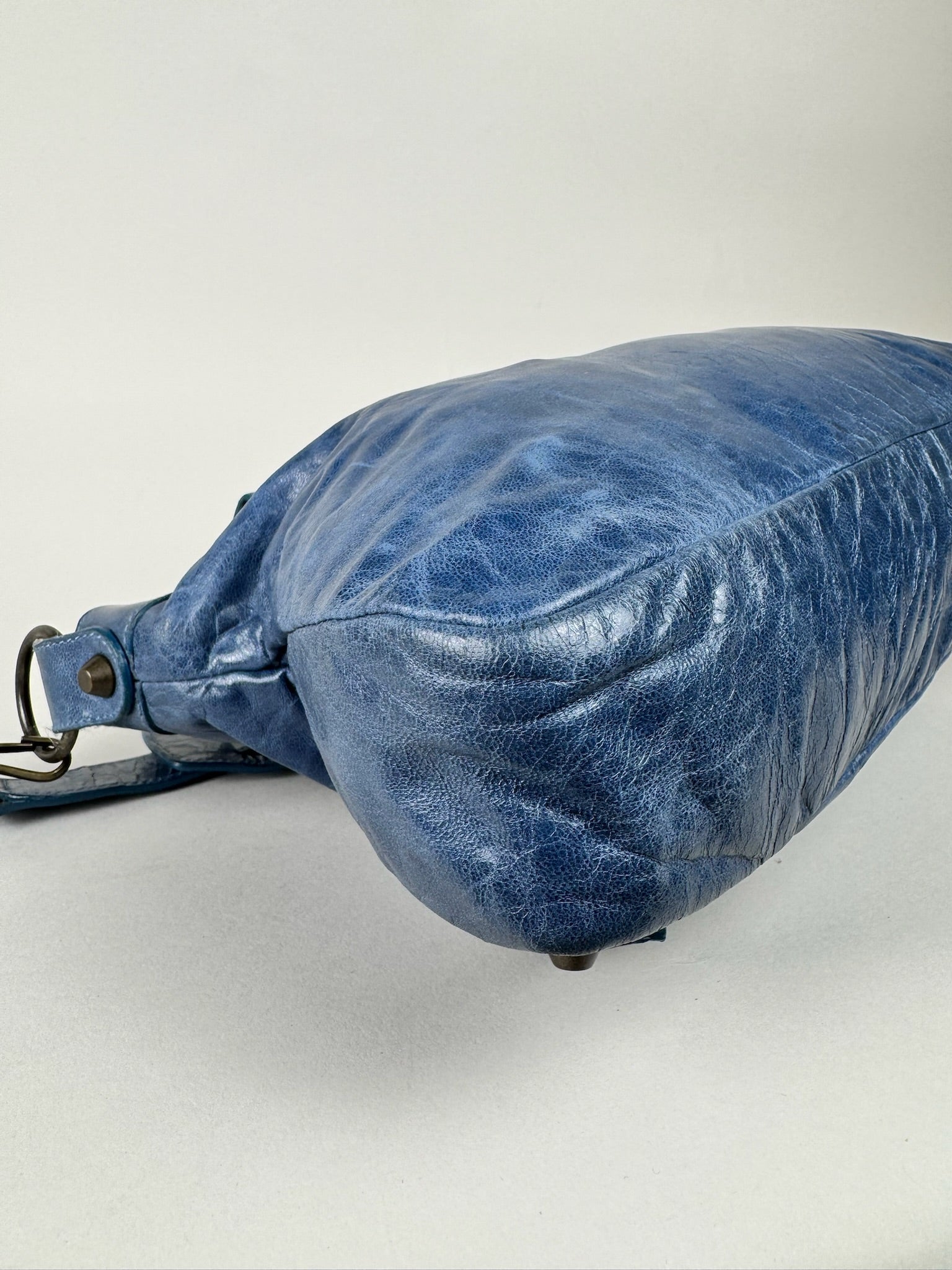 Balenciaga First - respace.studio