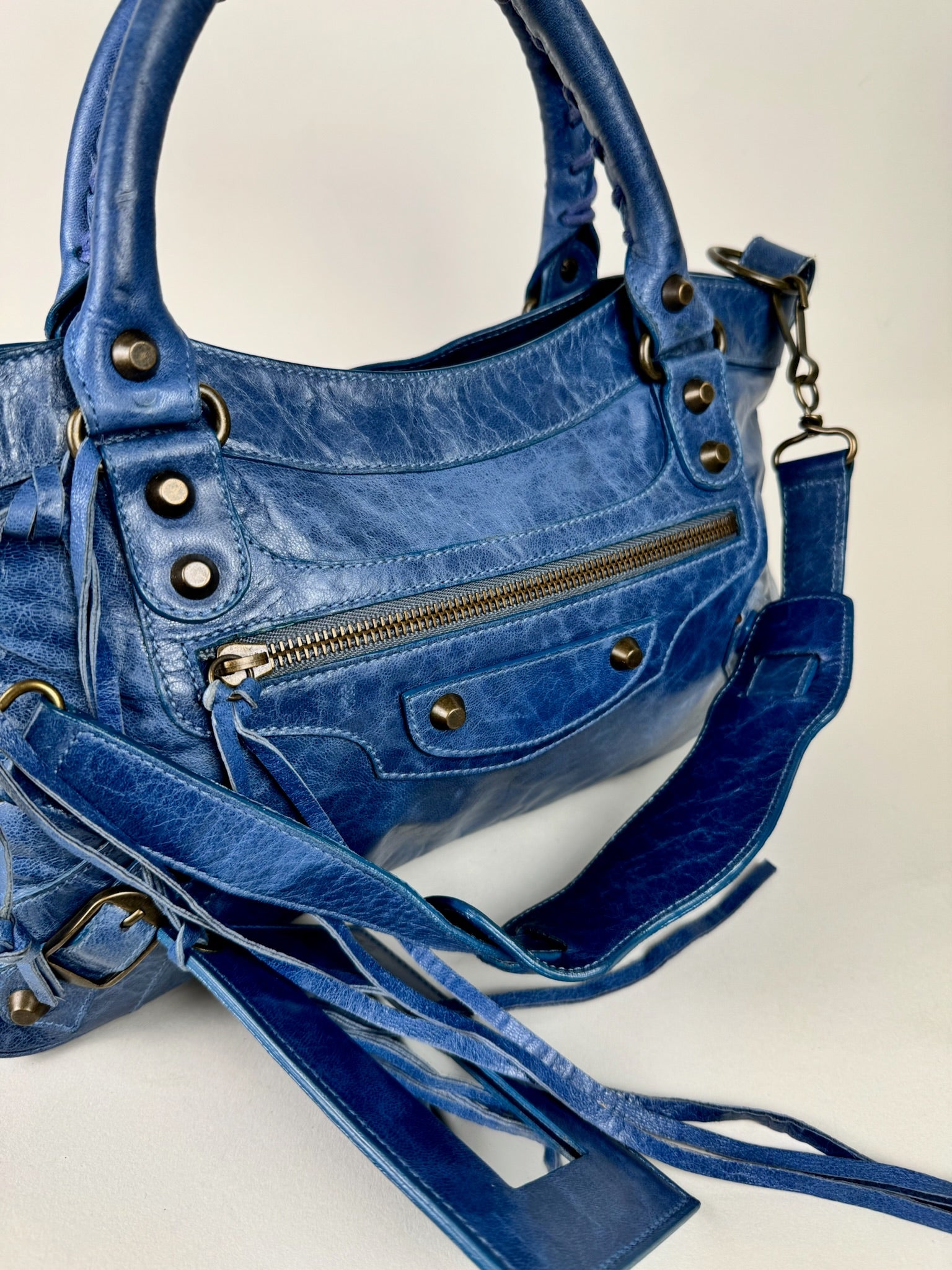 Balenciaga First - respace.studio