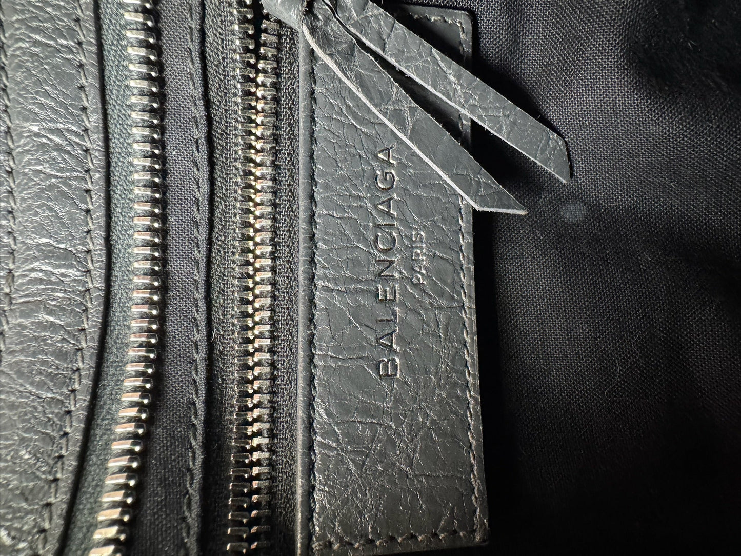 Balenciaga Mini City - respace.studio