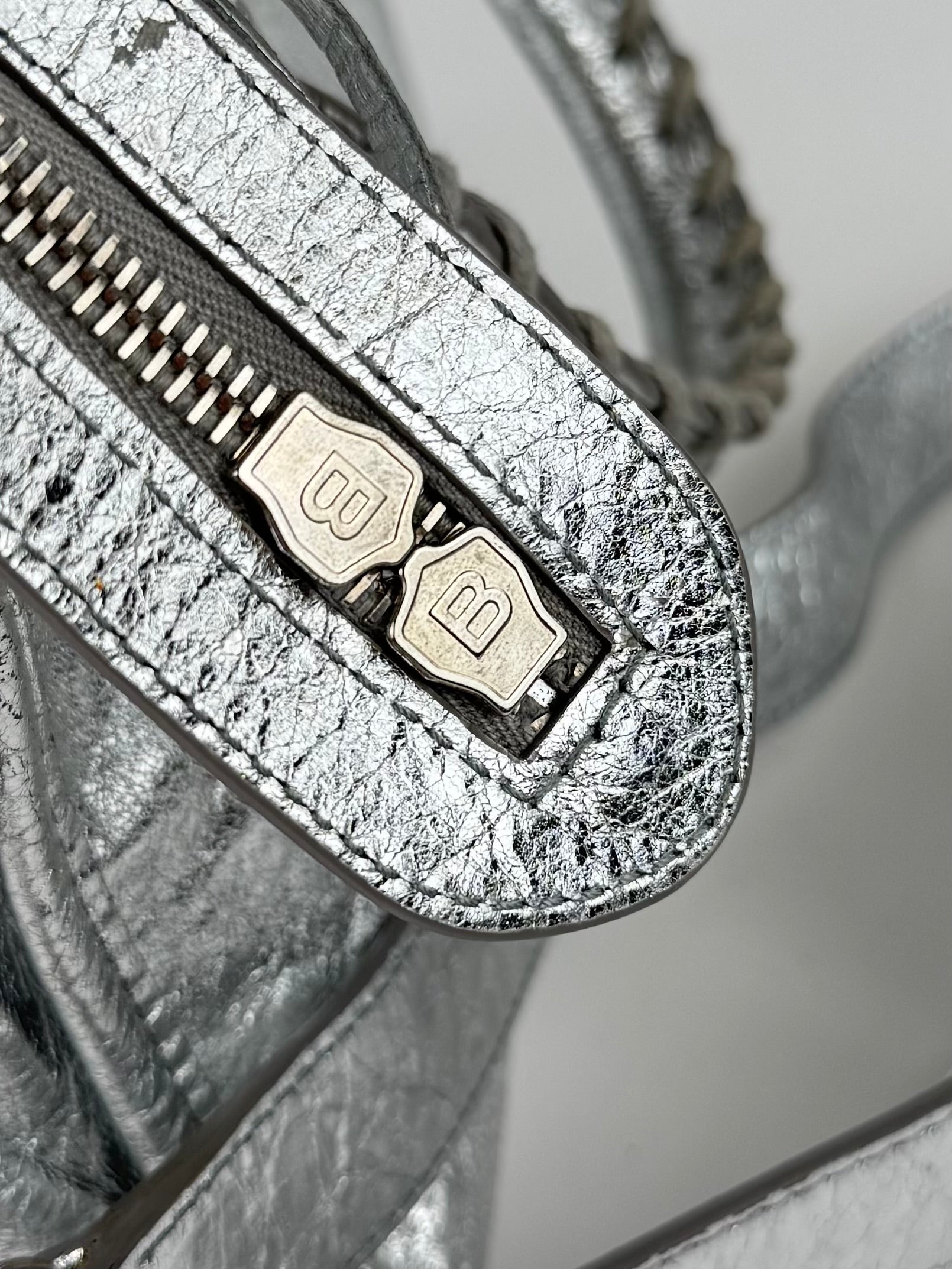 Balenciaga Mini City - respace.studio