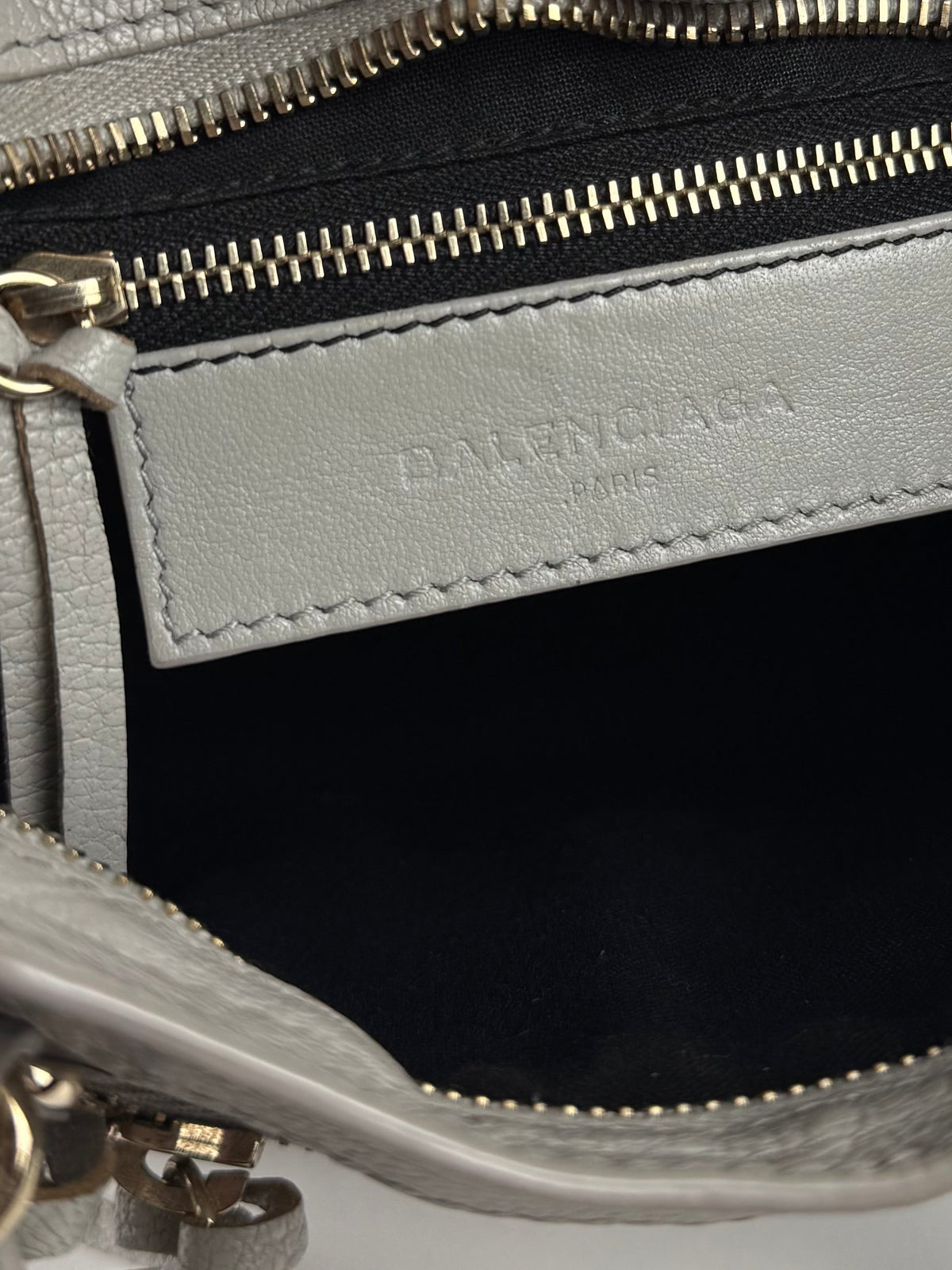 Balenciaga Mini City - respace.studio