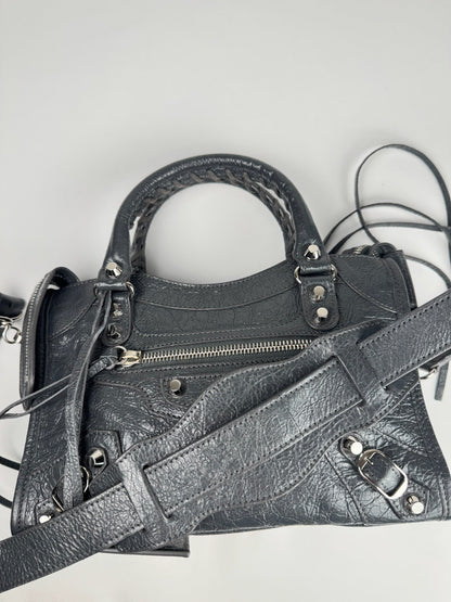 Balenciaga Mini City - respace.studio
