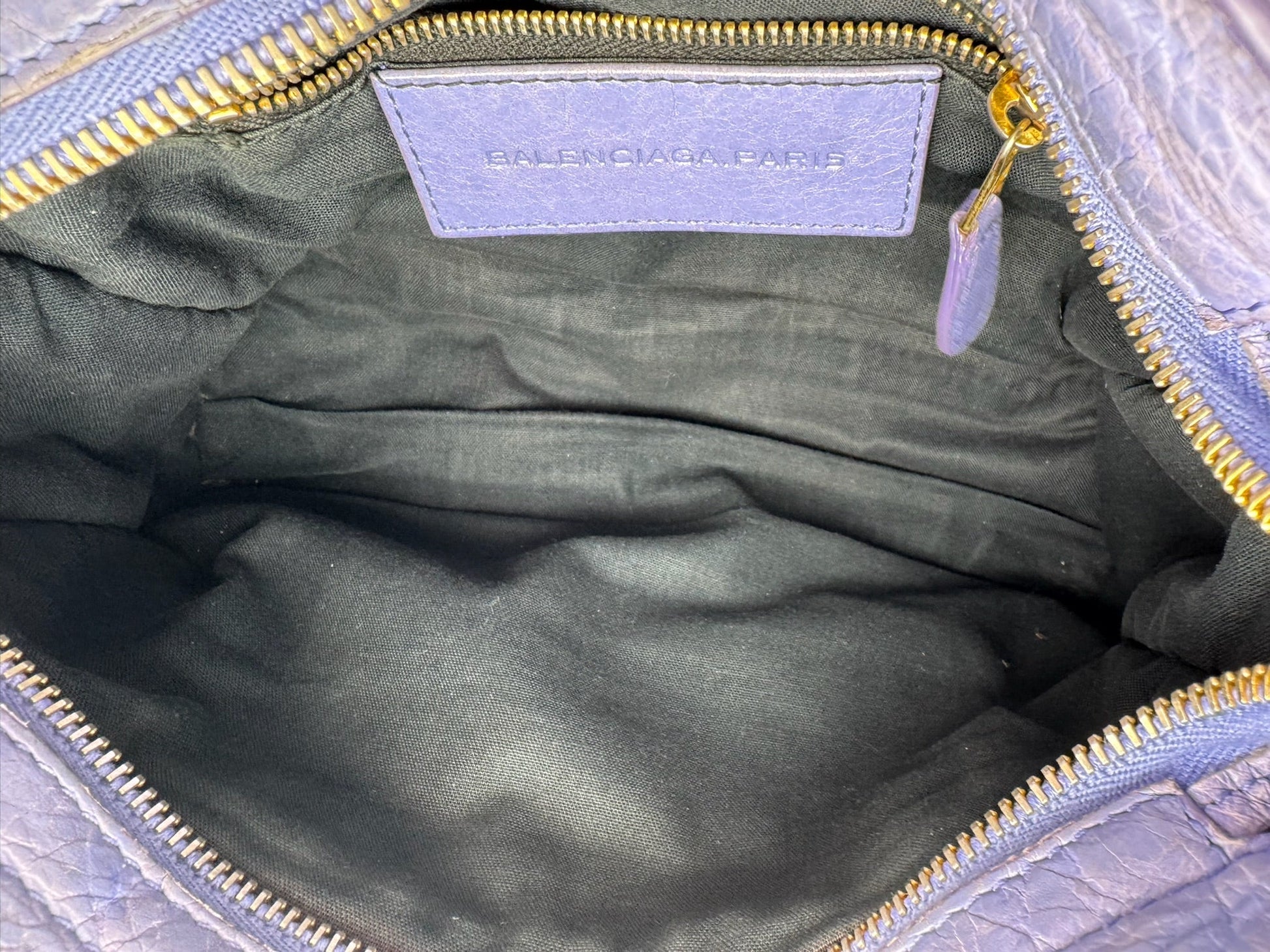 Balenciaga Mini City - respace.studio