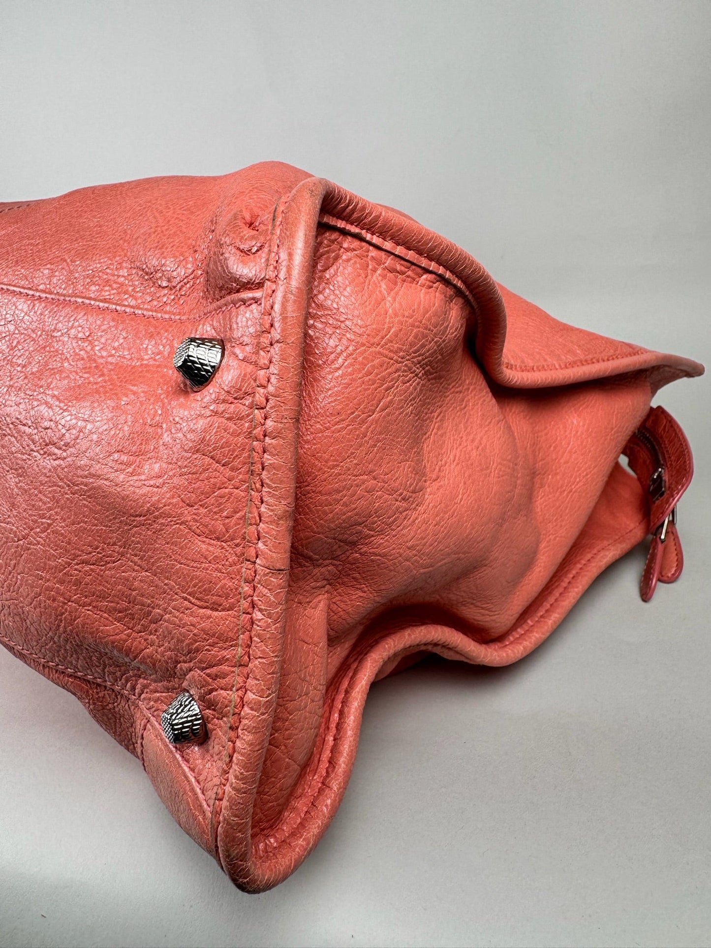 Balenciaga Tote City Work - respace.studio