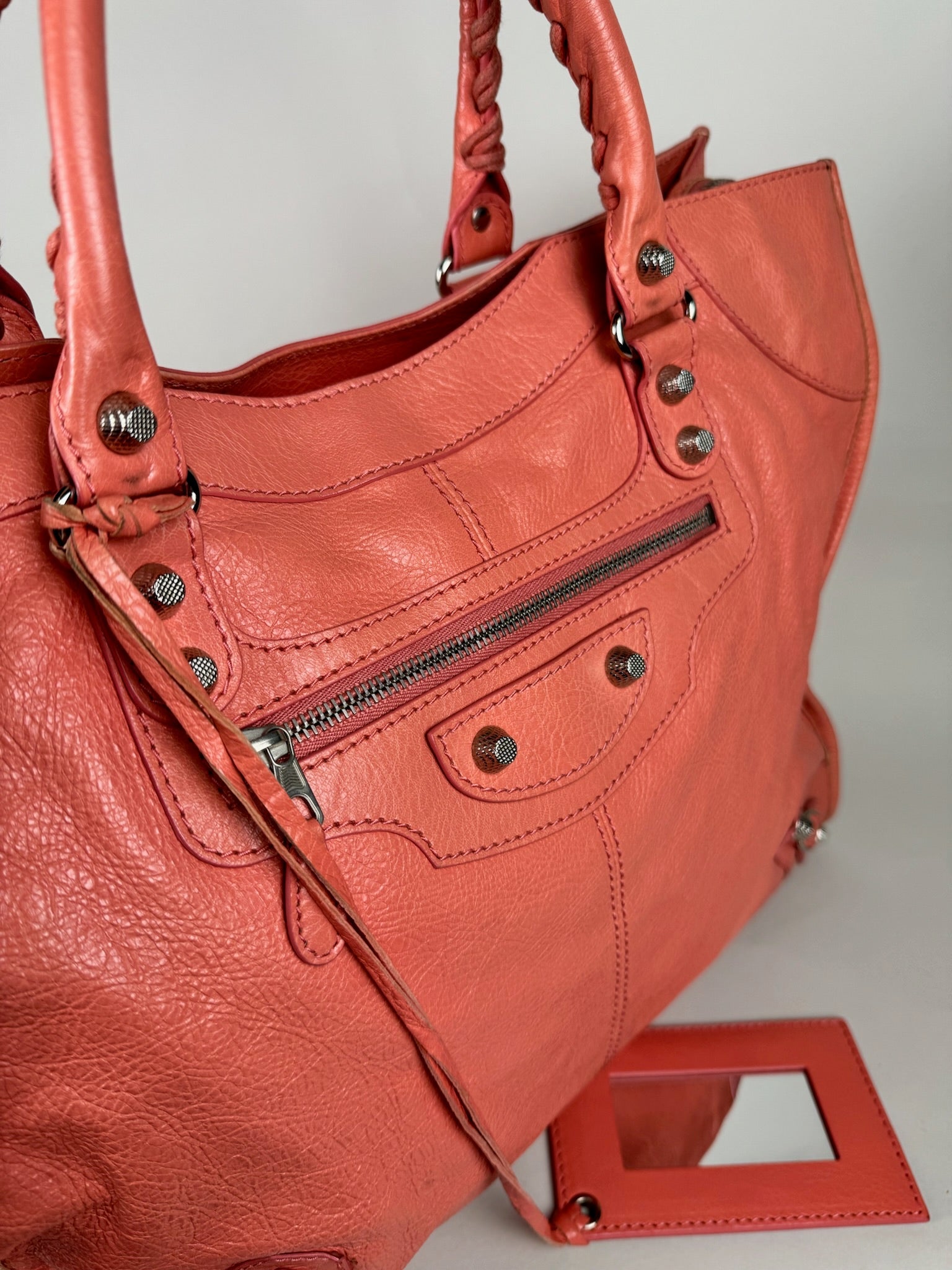 Balenciaga Tote City Work - respace.studio