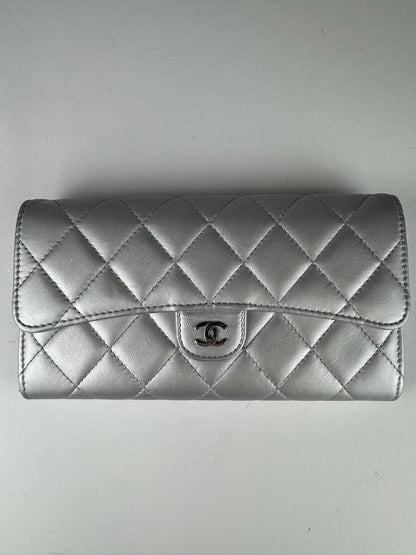 Chanel Continental Wallet - respace.studio