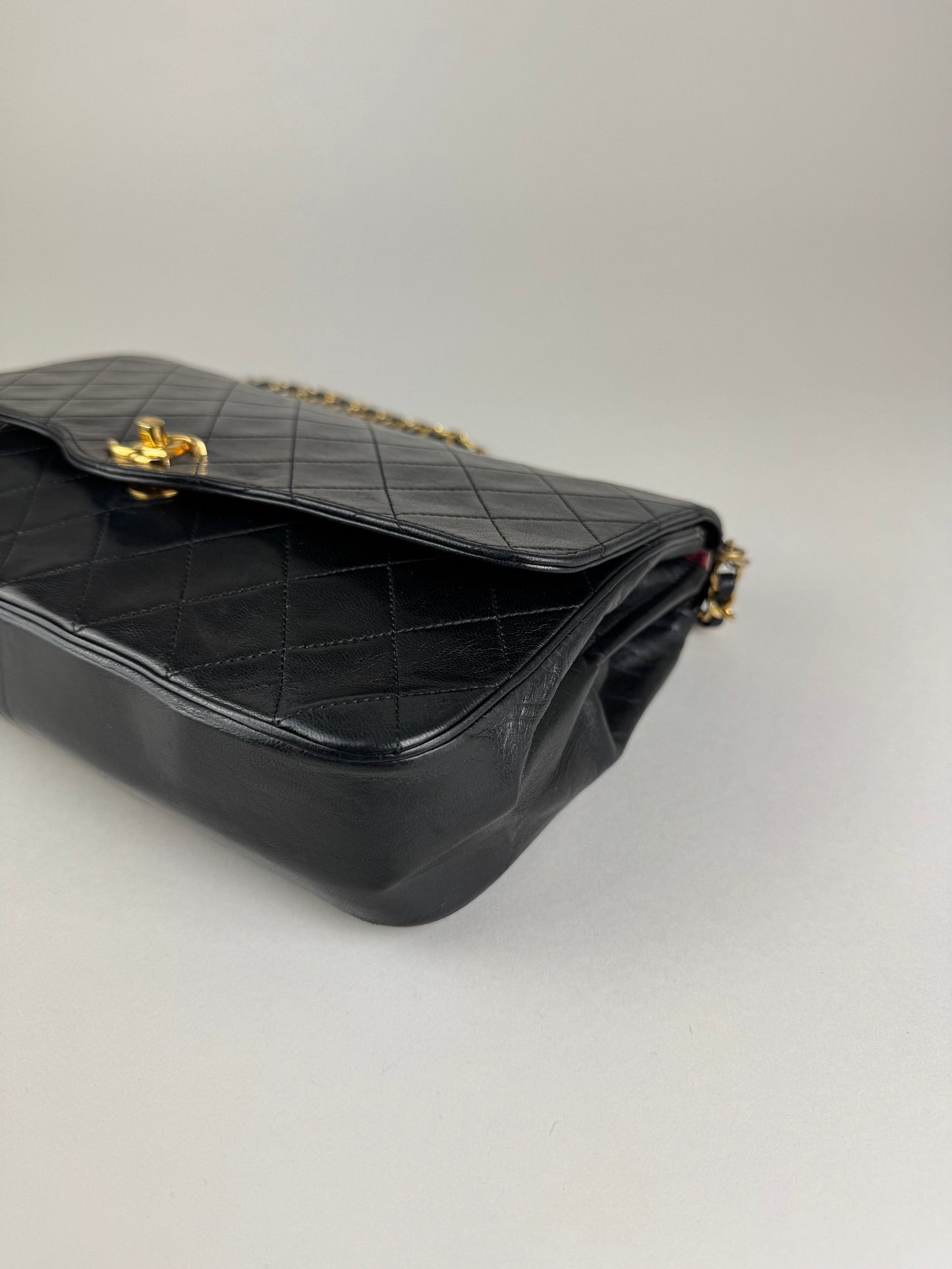 Chanel Lambskin Single Flap - respace.studio