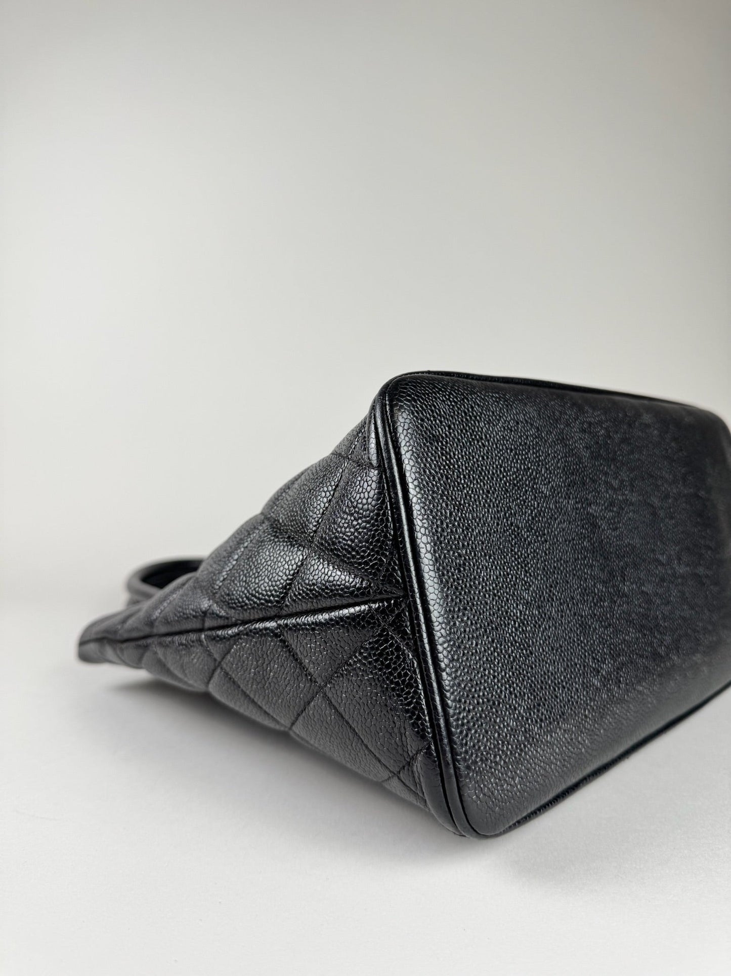 Chanel Medallion Tote Caviar - respace.studio