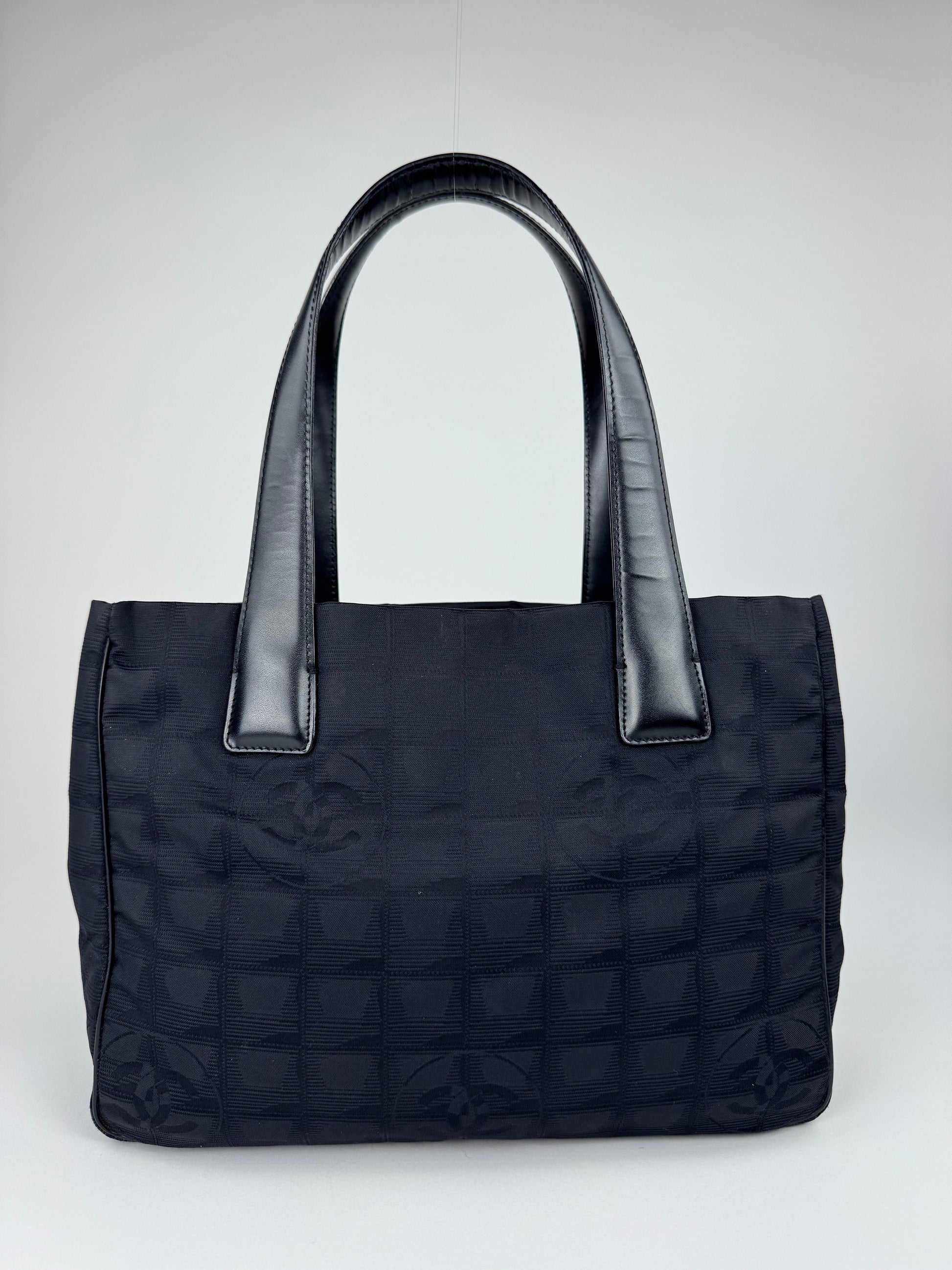 Chanel New travel line tote - respace.studio