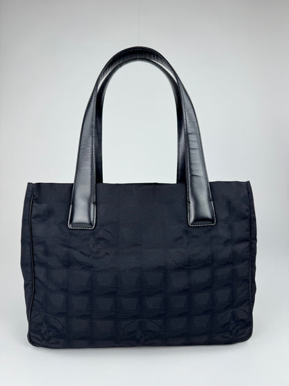 Chanel New travel line tote - respace.studio