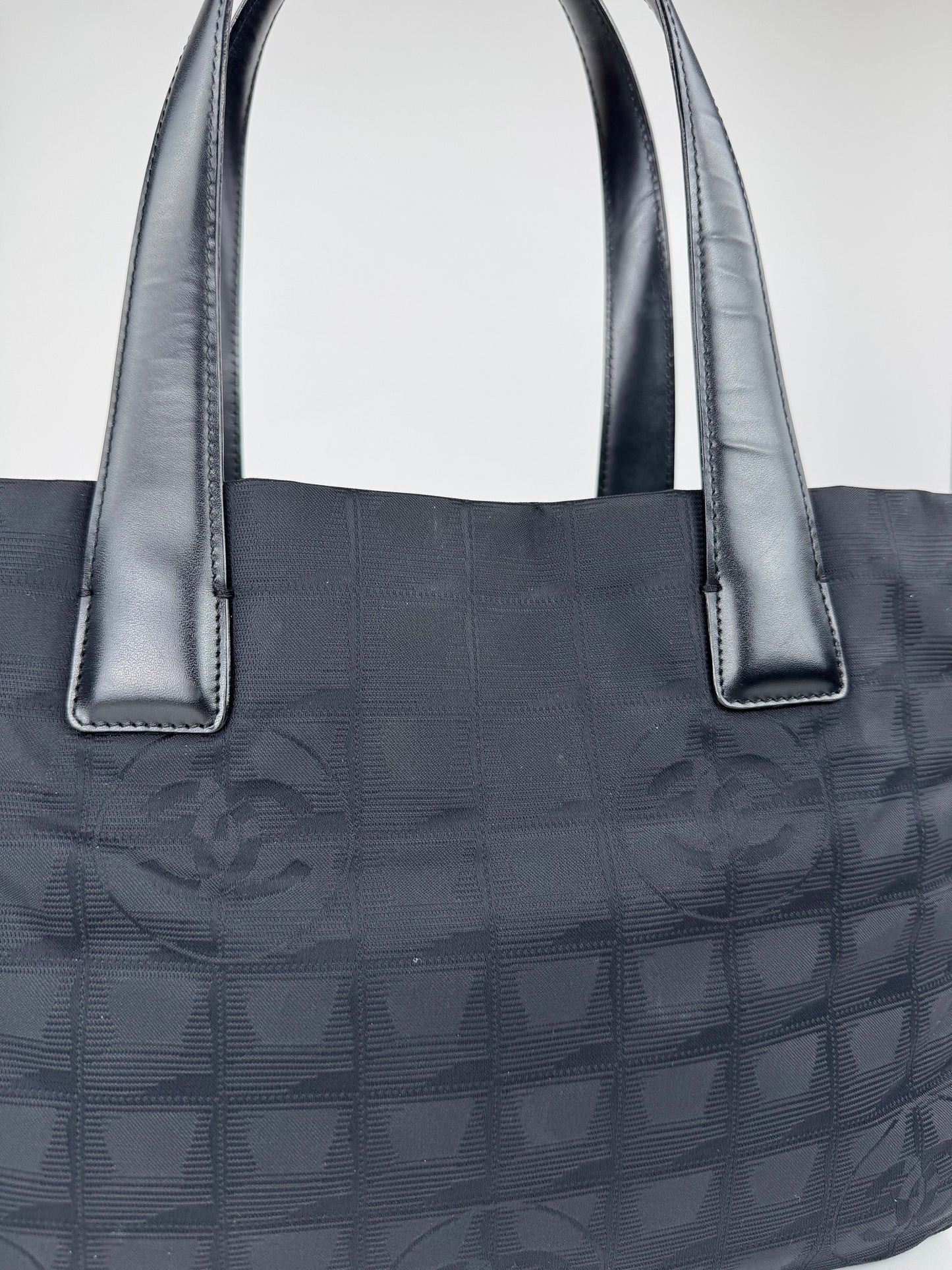 Chanel New travel line tote - respace.studio