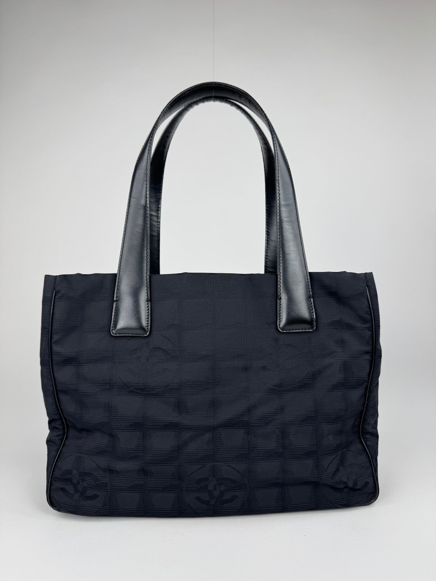 Chanel New travel line tote - respace.studio