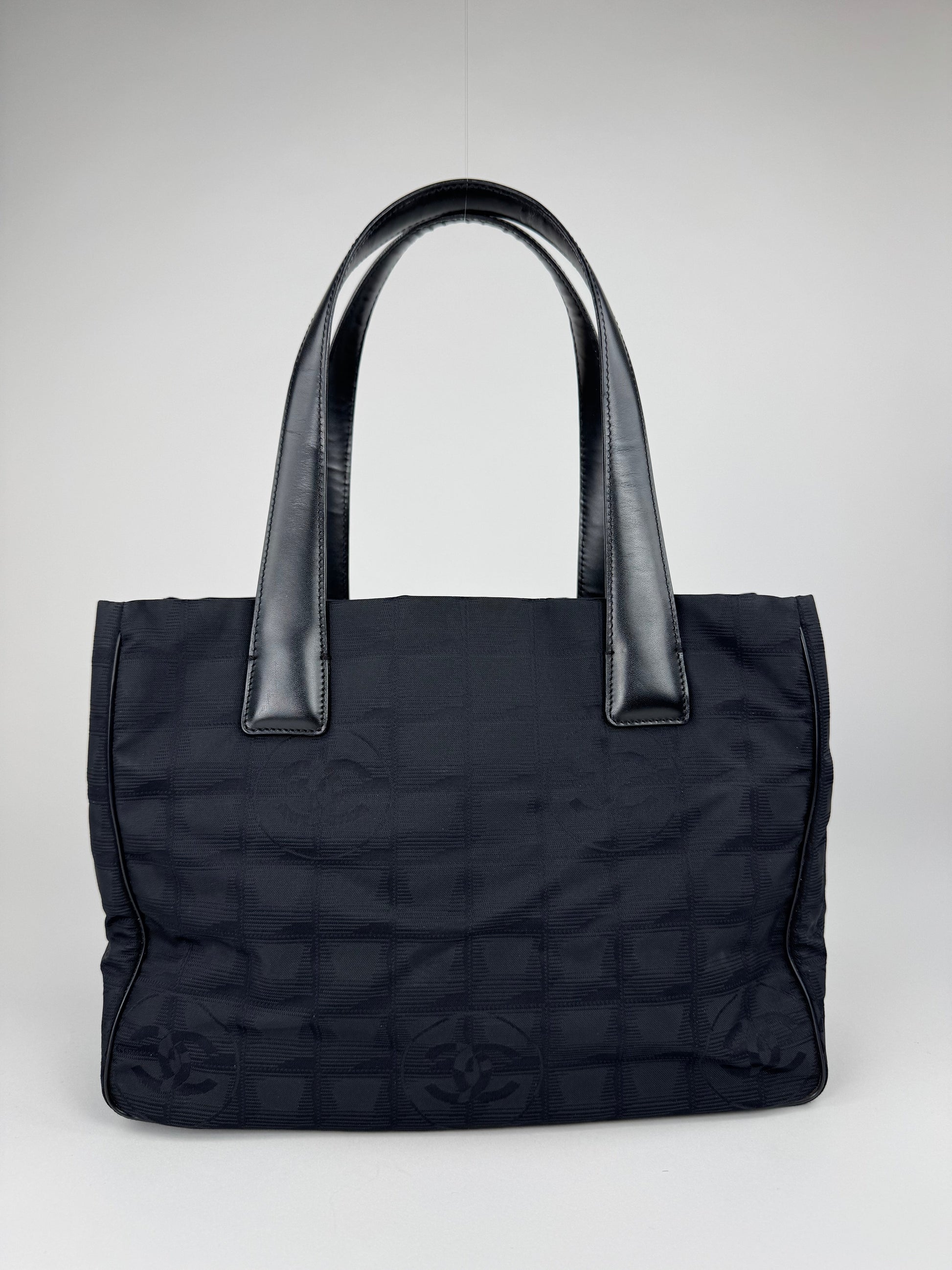 Chanel New travel line tote - respace.studio