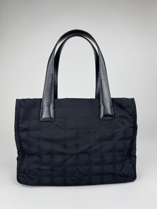 Chanel New travel line tote - respace.studio